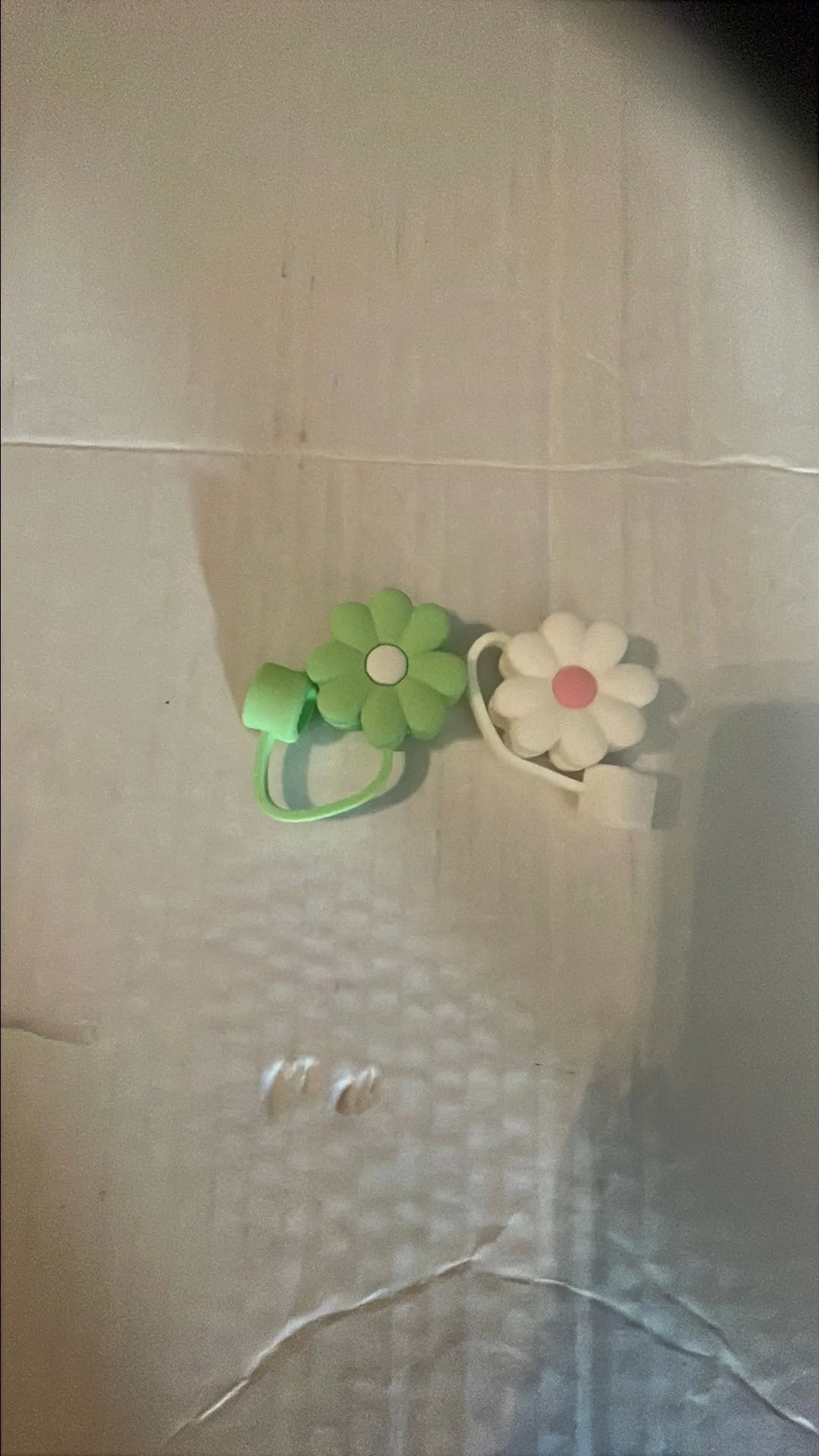 Product image for Green and white flower straw toppers
