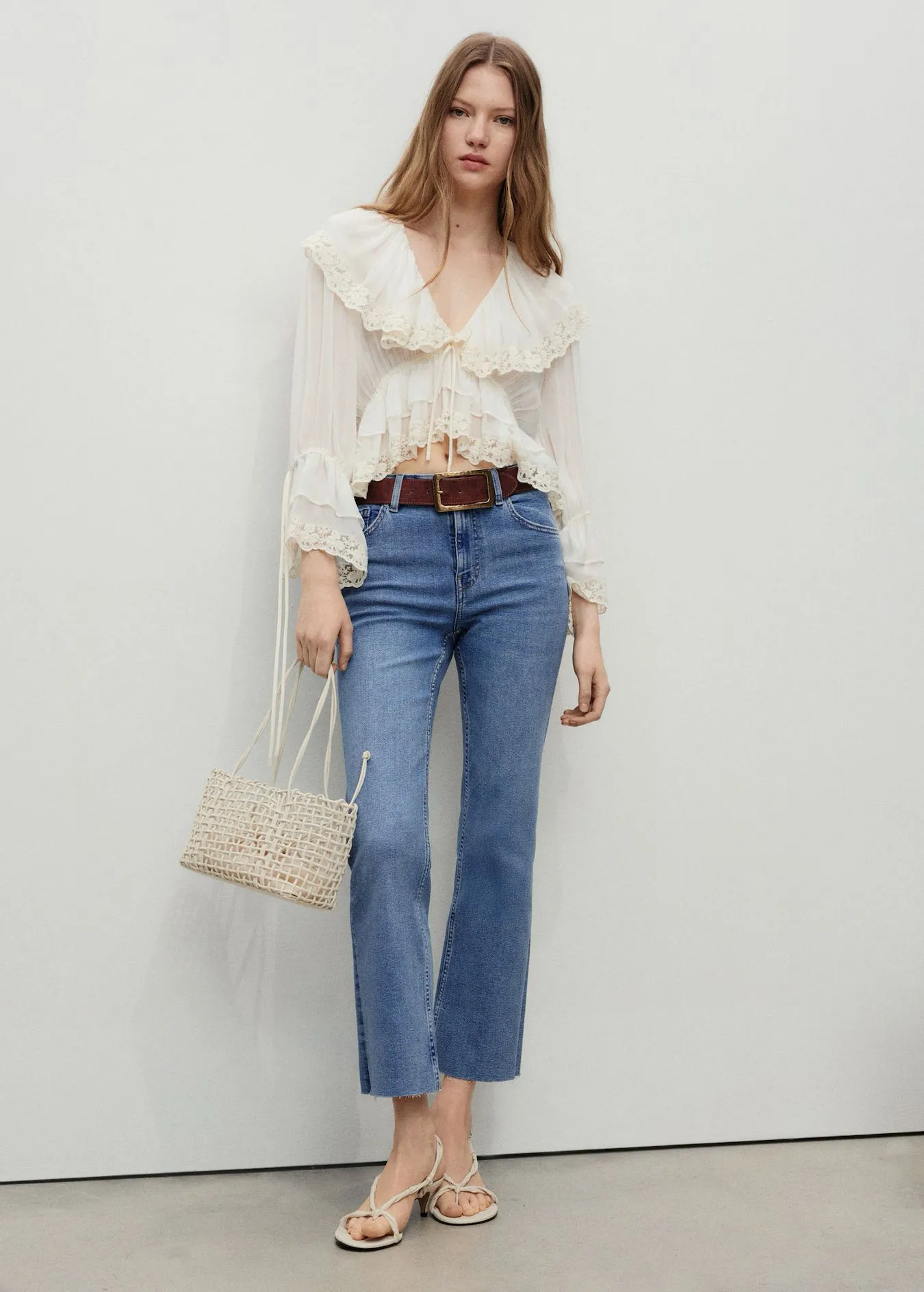 Product image for Mango SIENNA FLARED CROPPED JEANS
