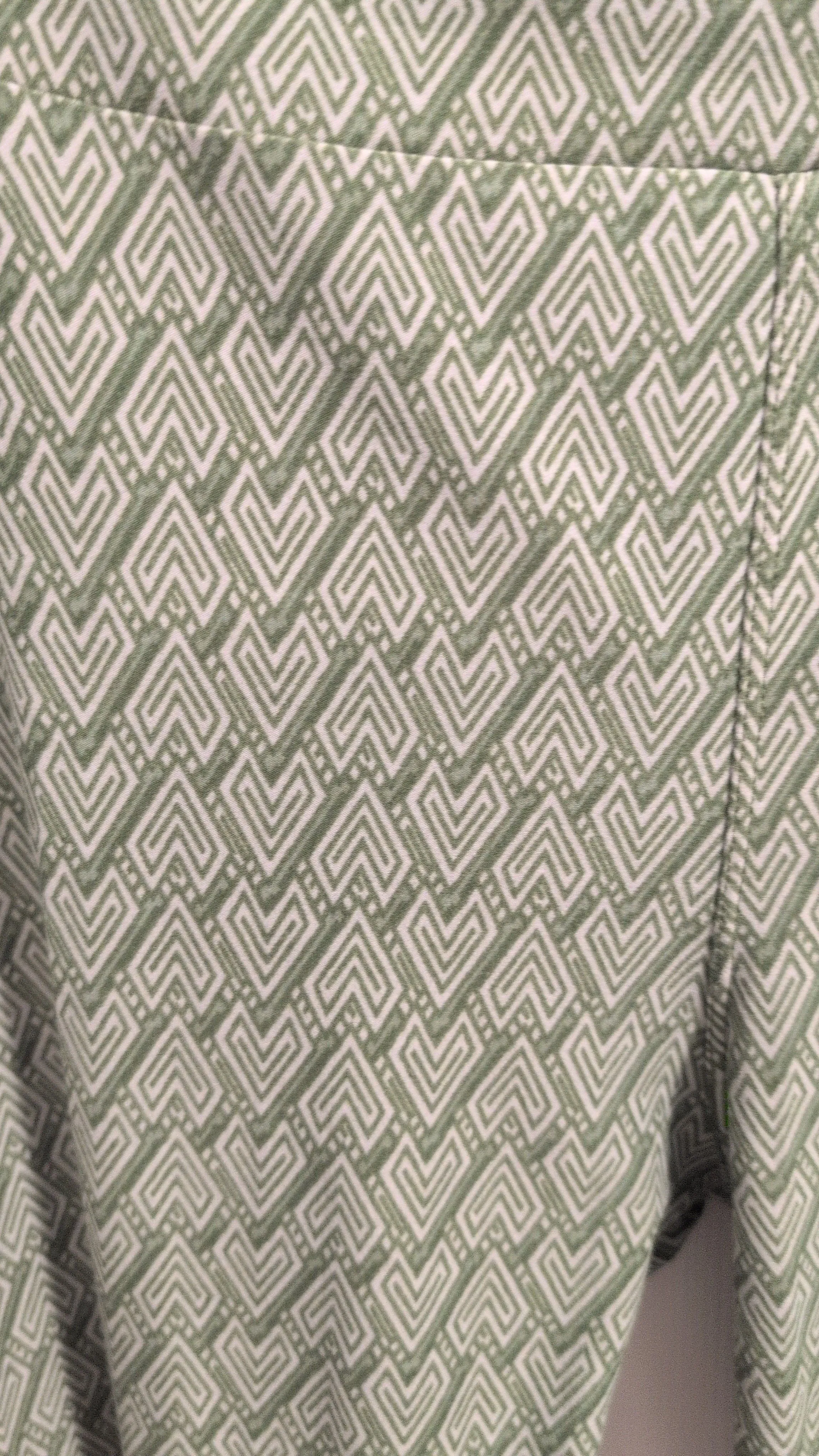 Listing Image Blurred Background