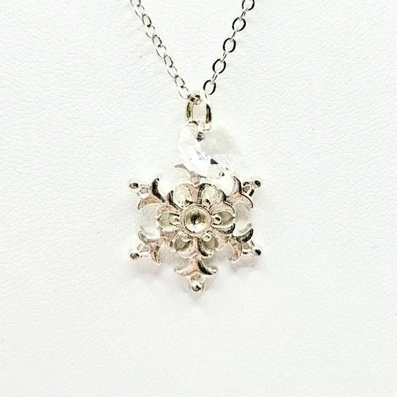 Product image for Snowflake Necklace with Swarovski Crystal Silver