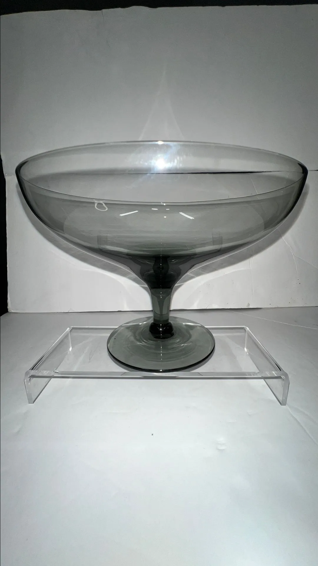 Listing Image Blurred Background