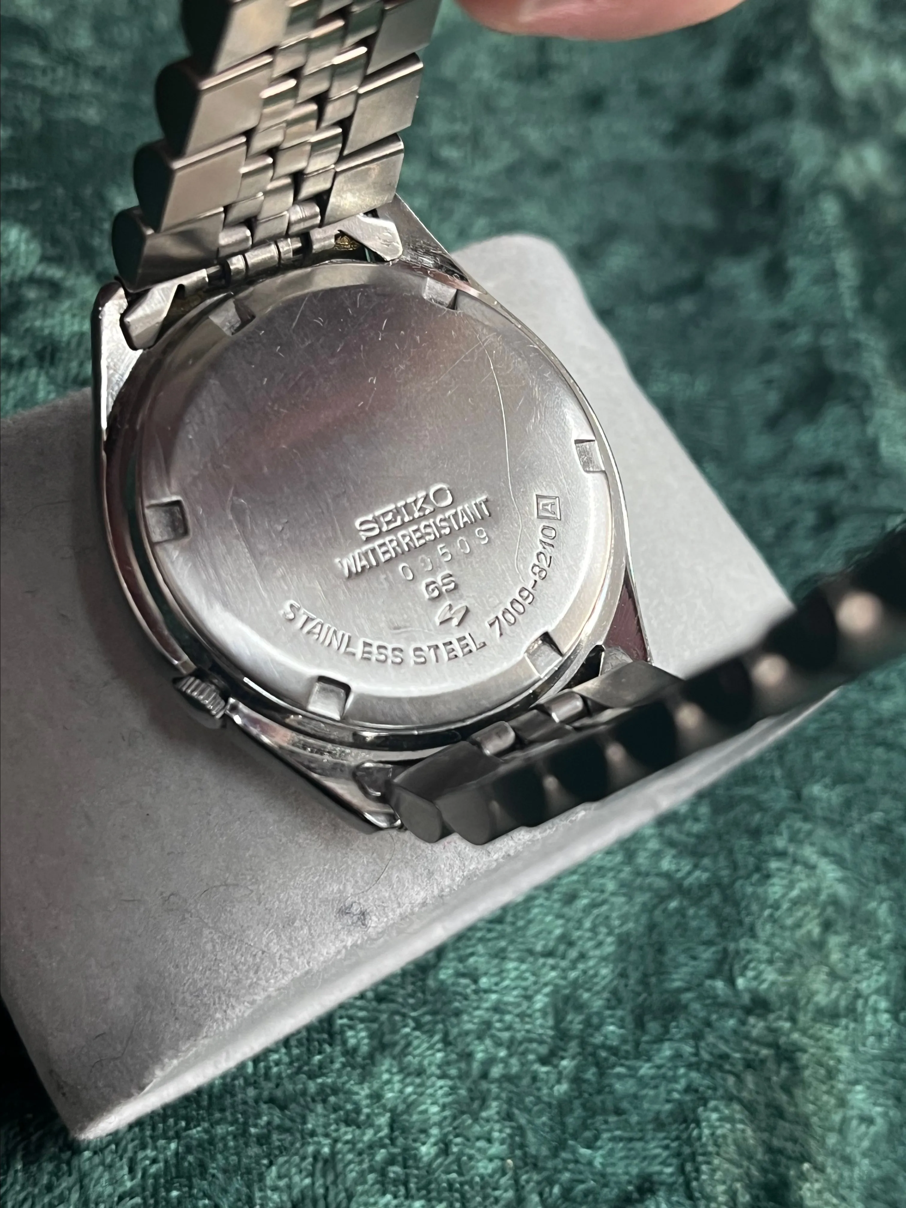Listing Image Blurred Background