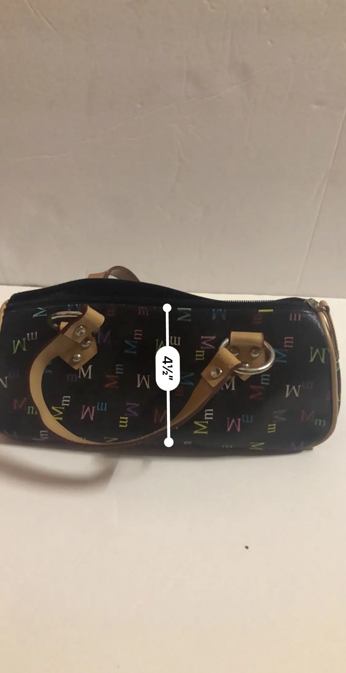 Listing Image Blurred Background