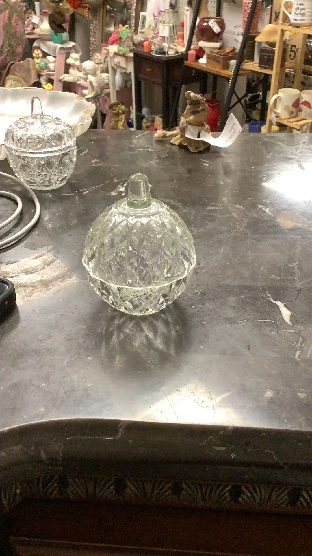 Listing Image Blurred Background