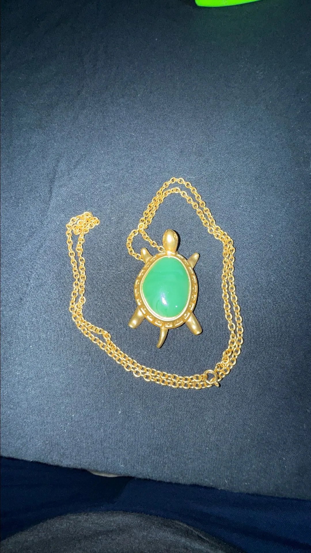 Product image for 5 Turtle pendant / necklace