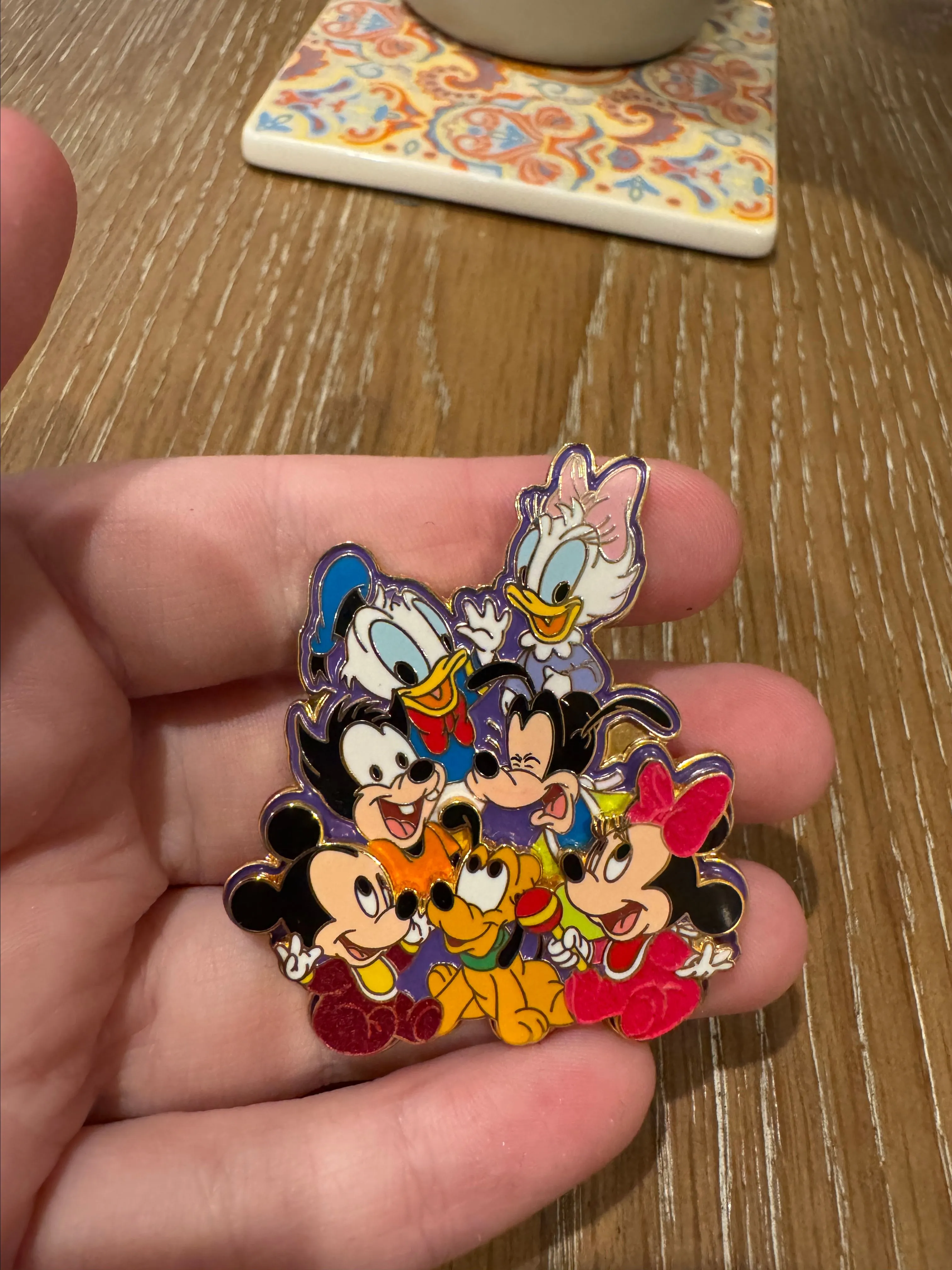 Product image for DL  Mickey, Minnie,Goofy And Gang- Family Portrait - Artist Choice 8 - Disneyana