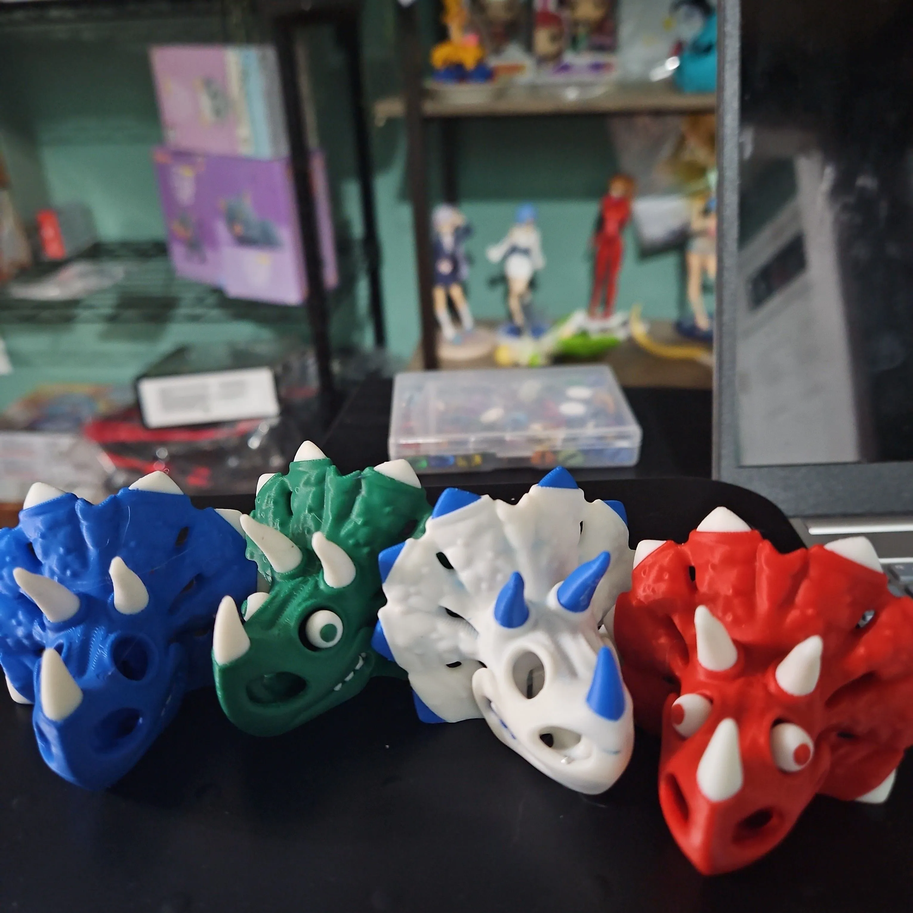 Product image for Triceratops Keychain  (Message with prefer color)