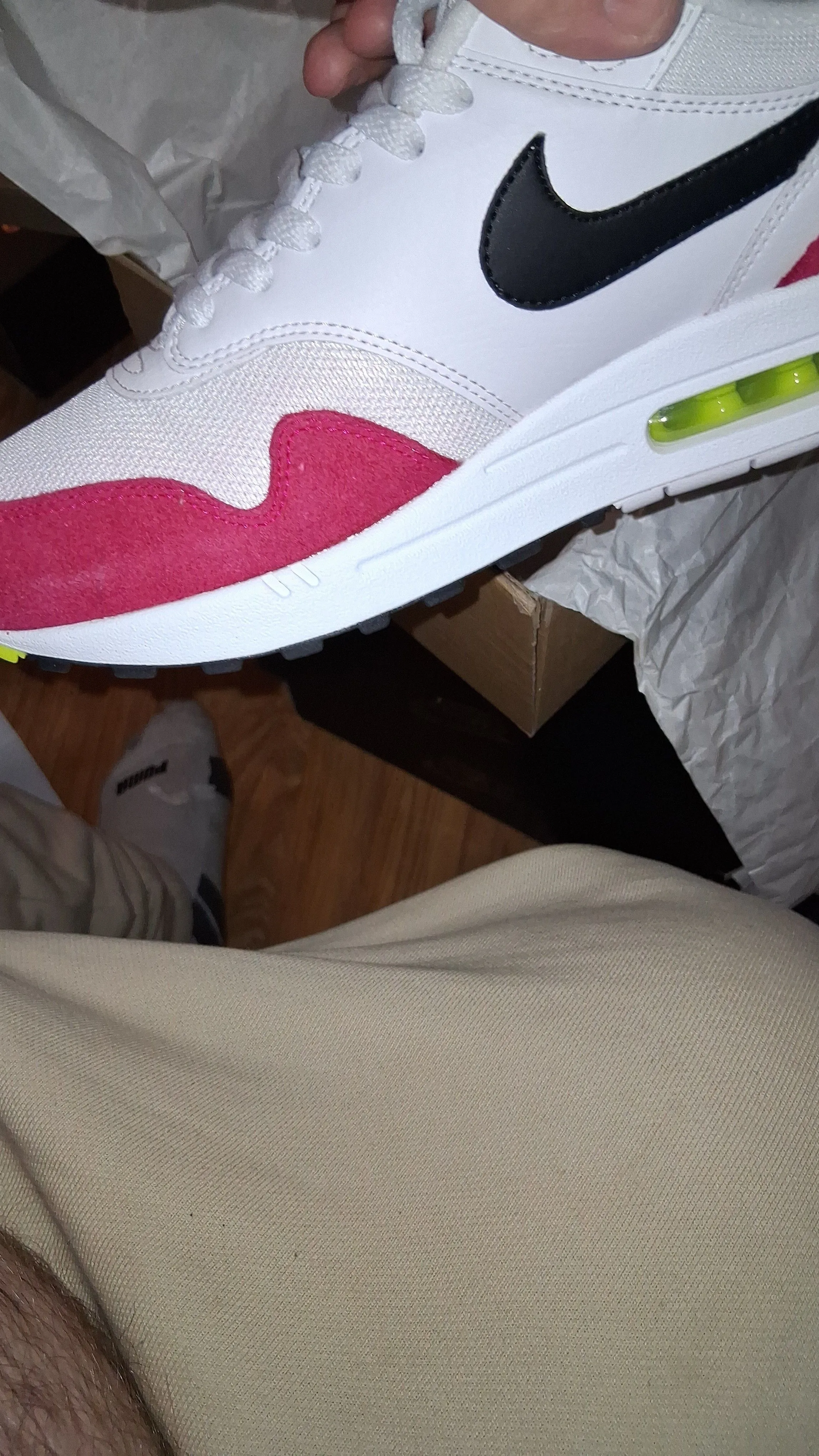 air max 1 trainers white black volt rush pink