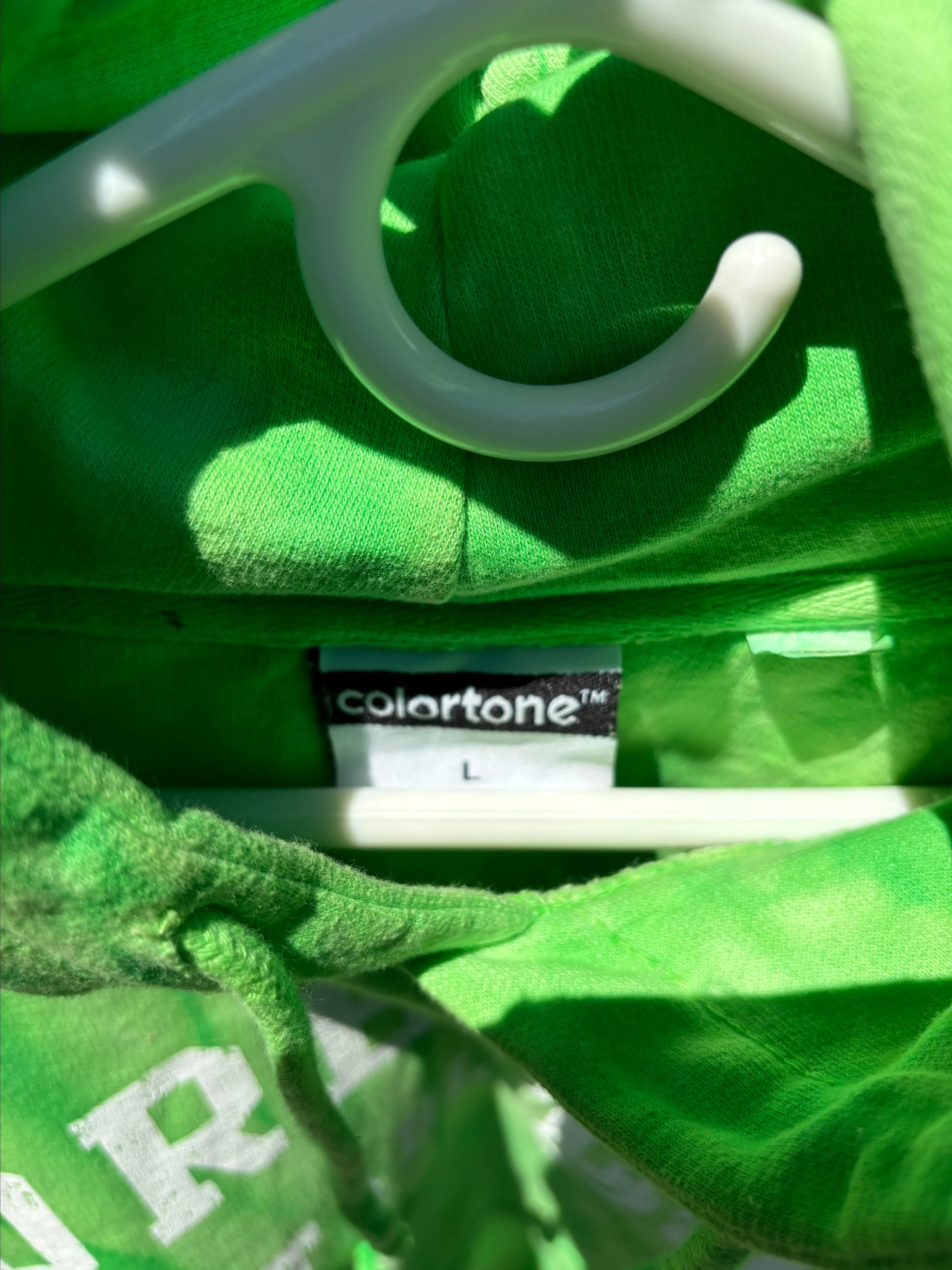 Listing Image Blurred Background