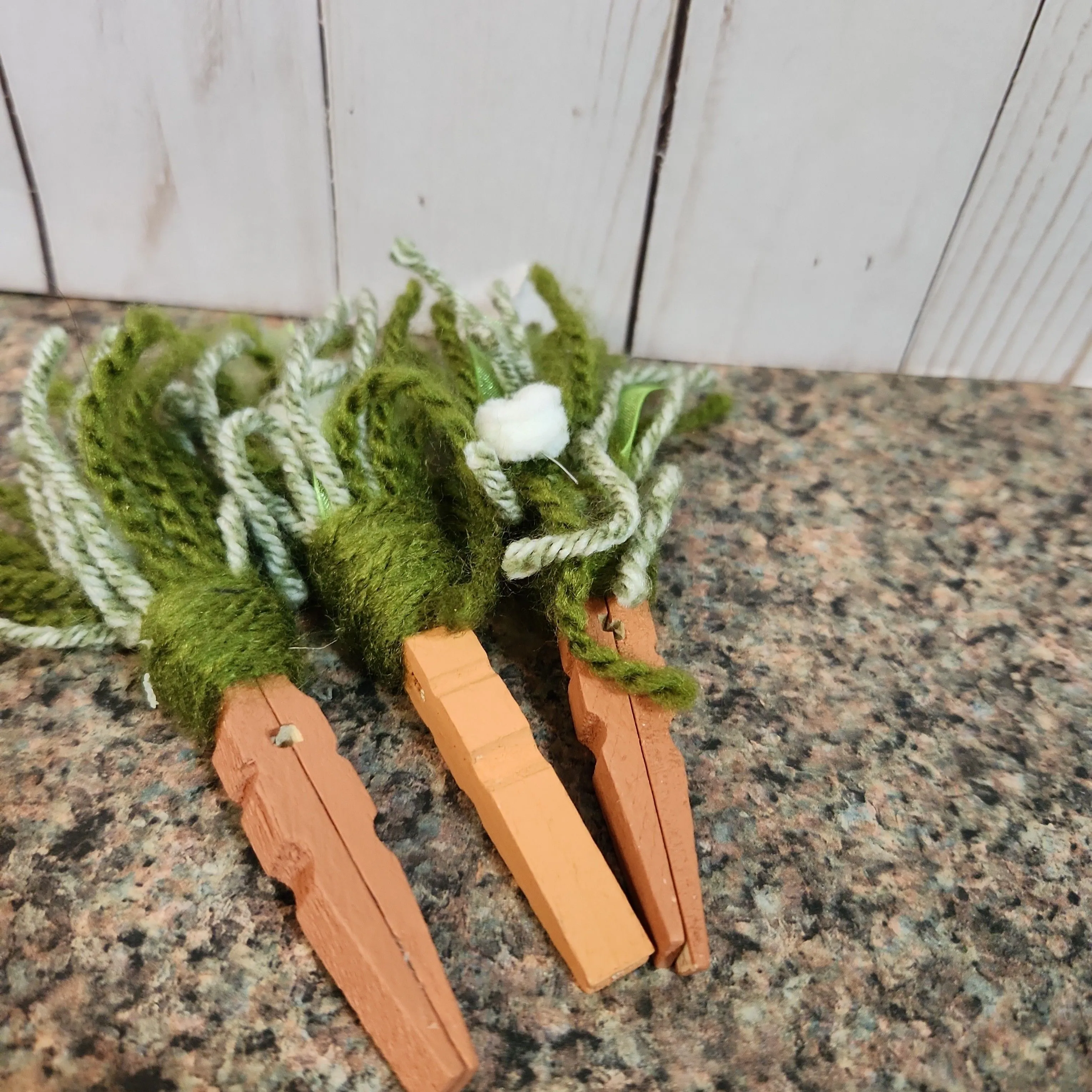 Product image for 000.  Set of 3 clothespin carrot bundle