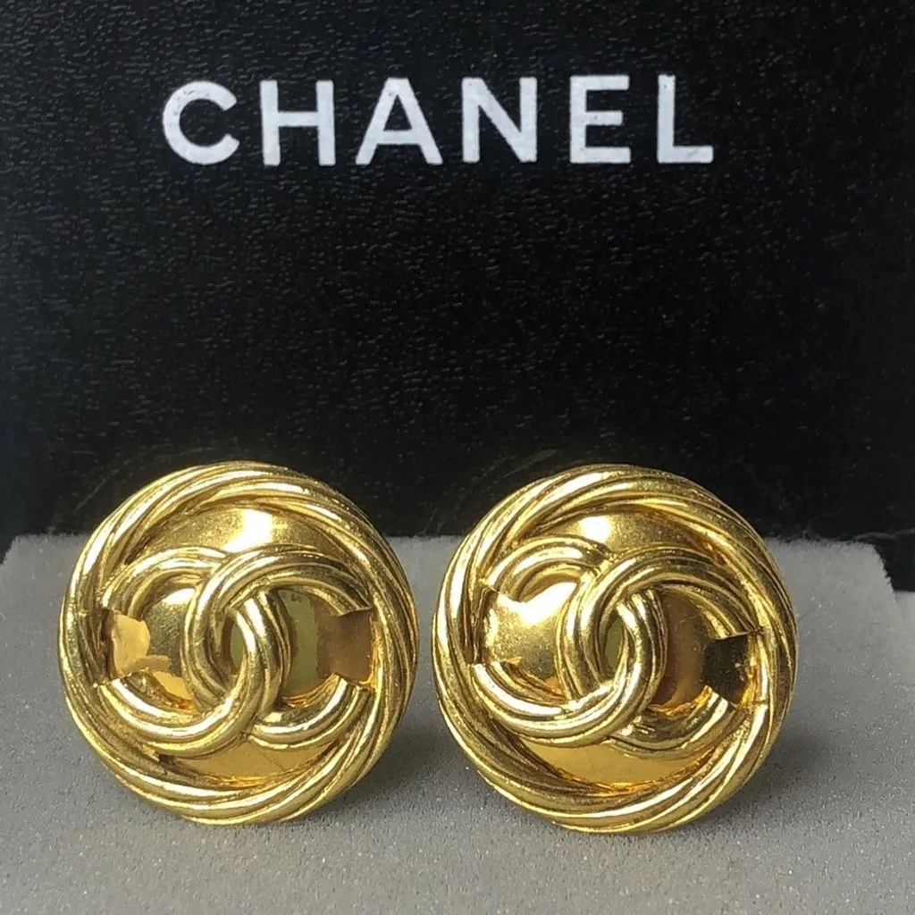 Product image for CHANEL Gold Twisted Rope Design With Interlinked CC Detailing Clip-On Earrings
