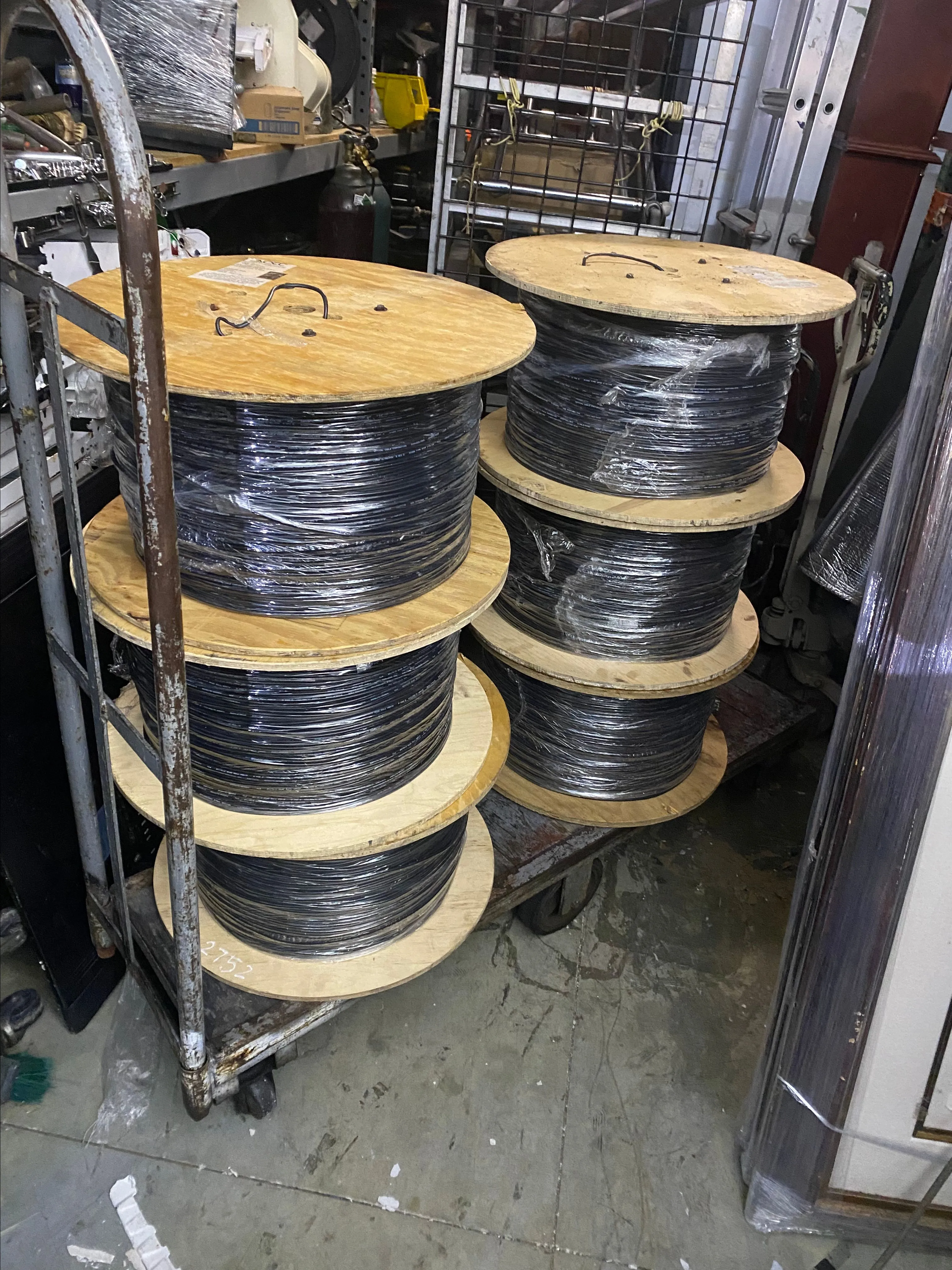 Product image for Fiber Optic Cable 5000 Ft Roll 4 Strand MPN: DX004DSLX9KR plenum riser single mode indoor or outdoor
