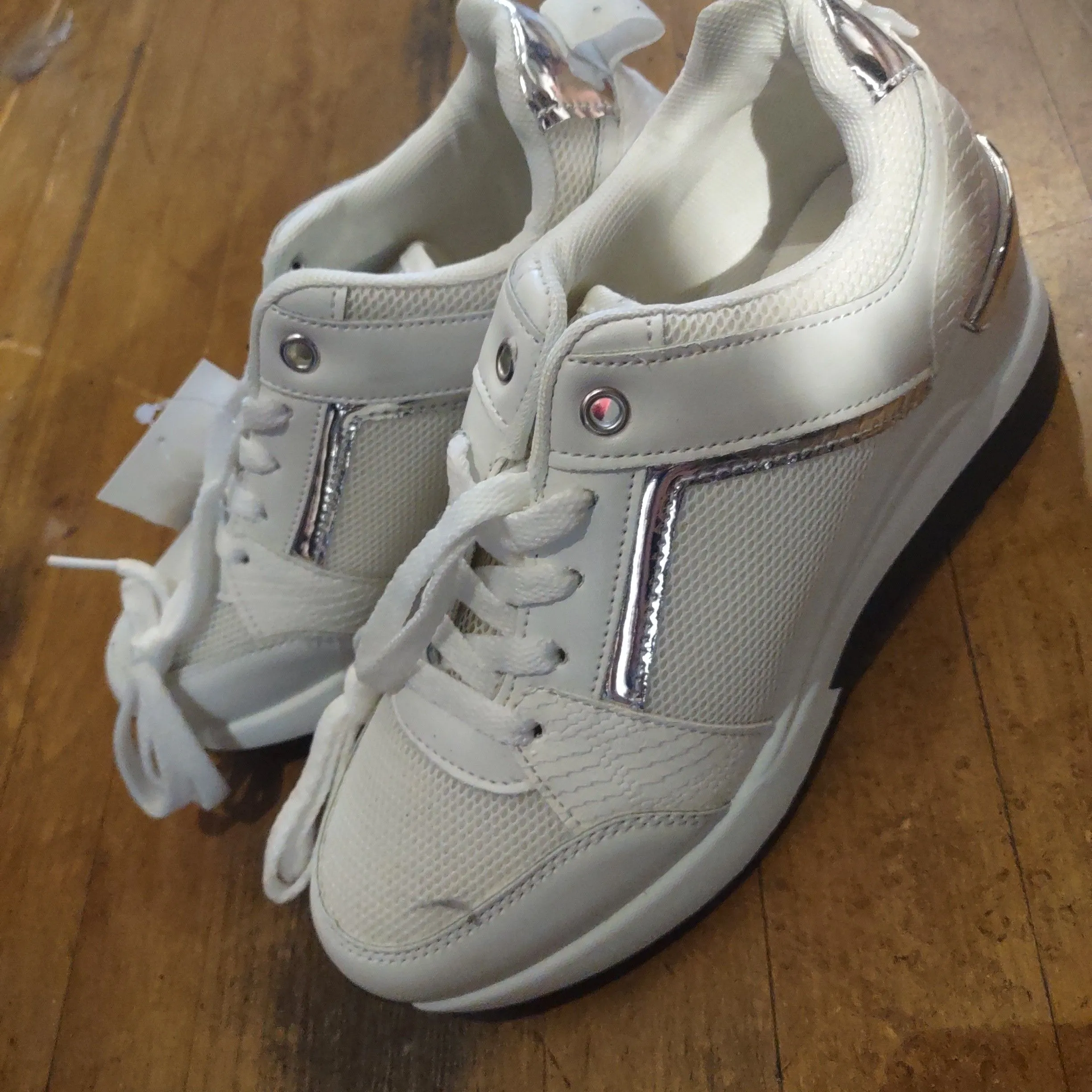 Product image for 38. SMF high heel tennis shoe sz 37/6.5
