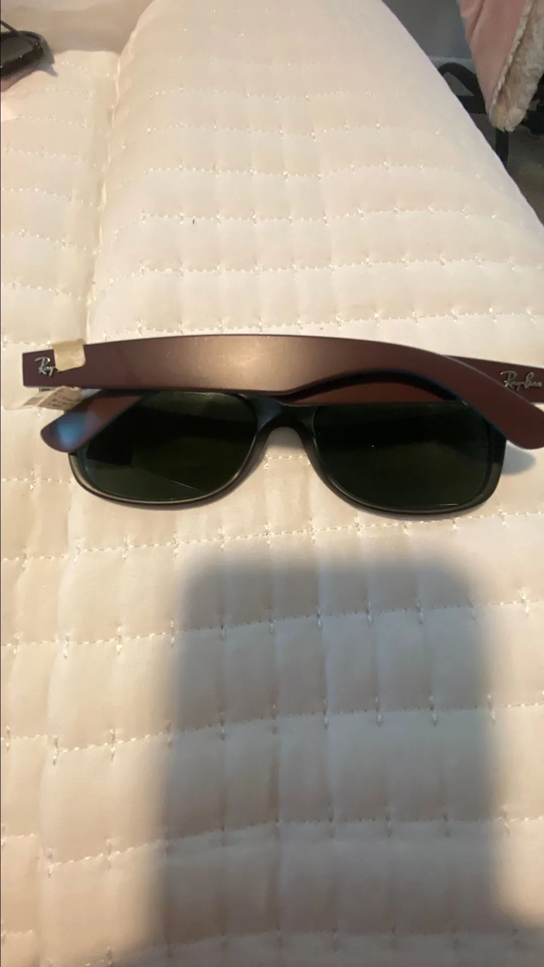 Listing Image Blurred Background