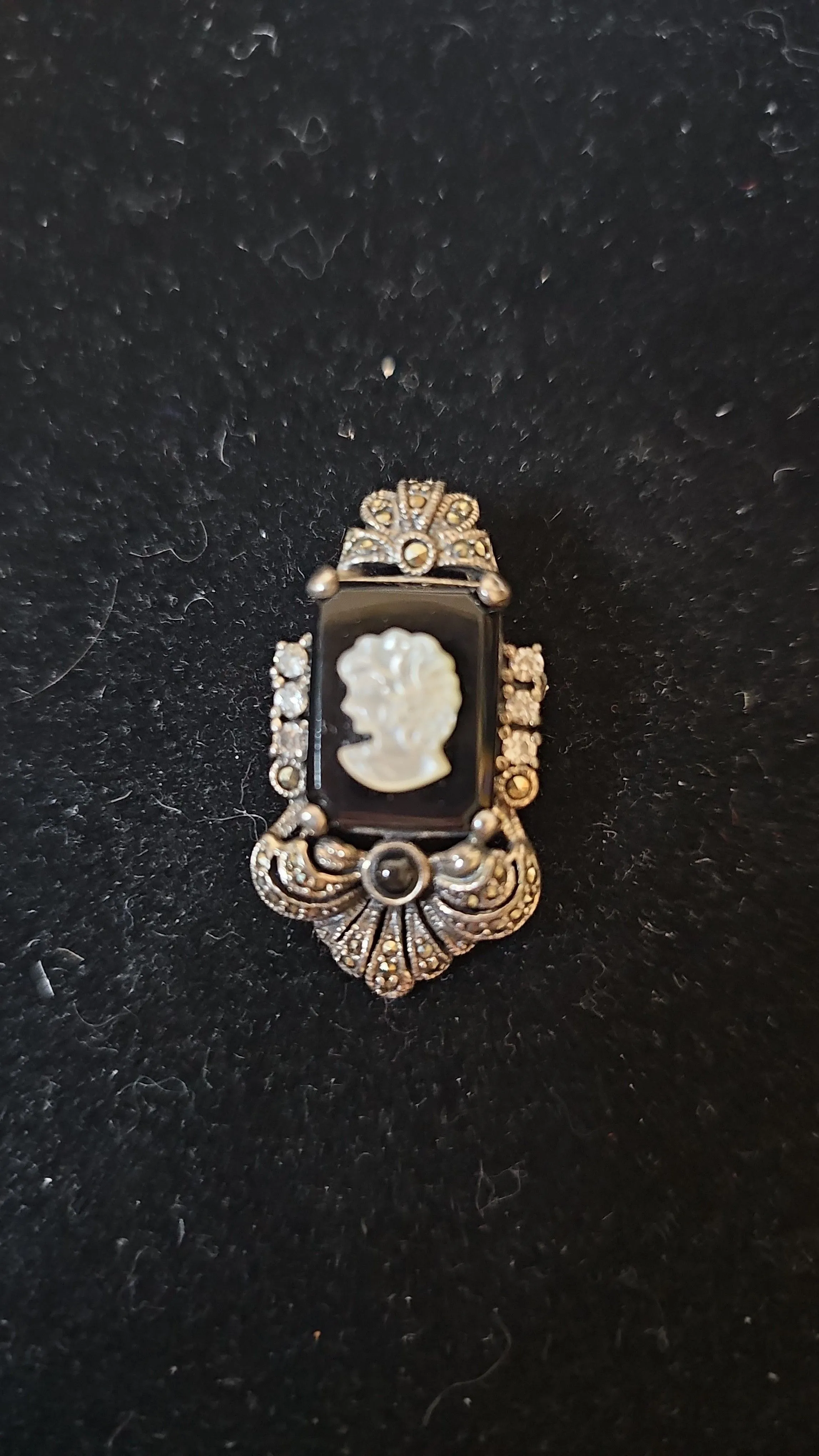 Product image for 007 Sterling Silver Marcasite Onyx Garnet & Mother Of Pearl Cameo Pendant