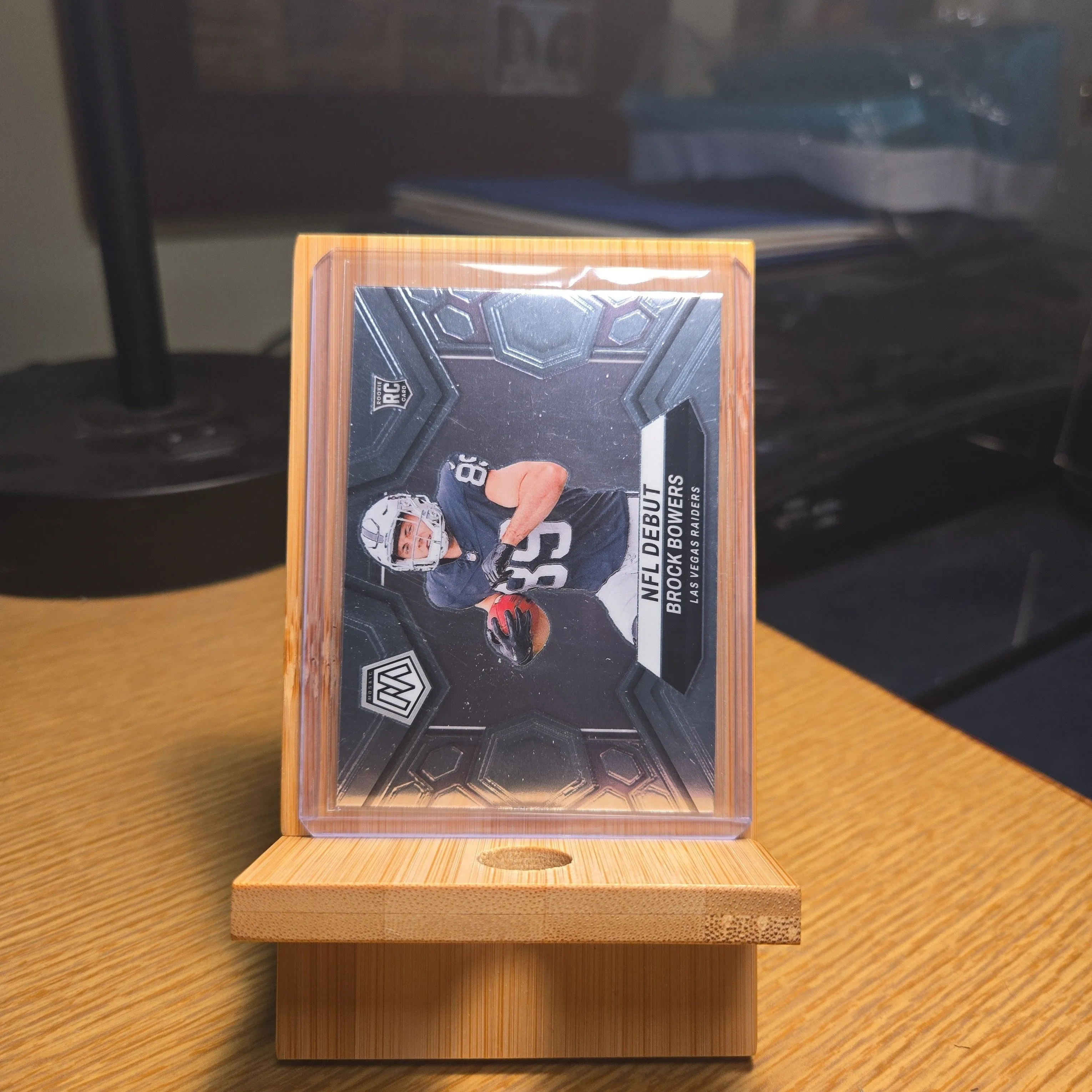 Product image for 2024 Panini Mosaic NFL Debut Brock Bowers RC 