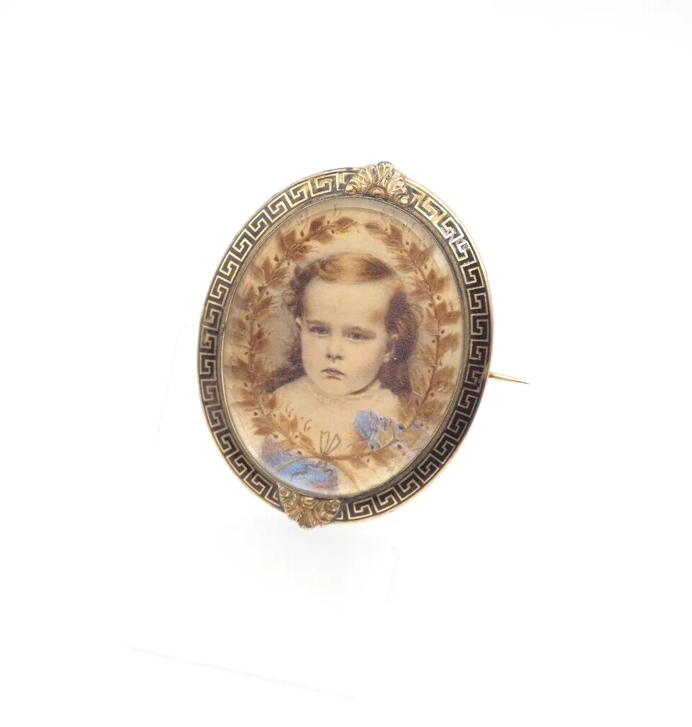 Product image for AU191	Victorian 1867-1870 14kt gold mourning portrait brooch 