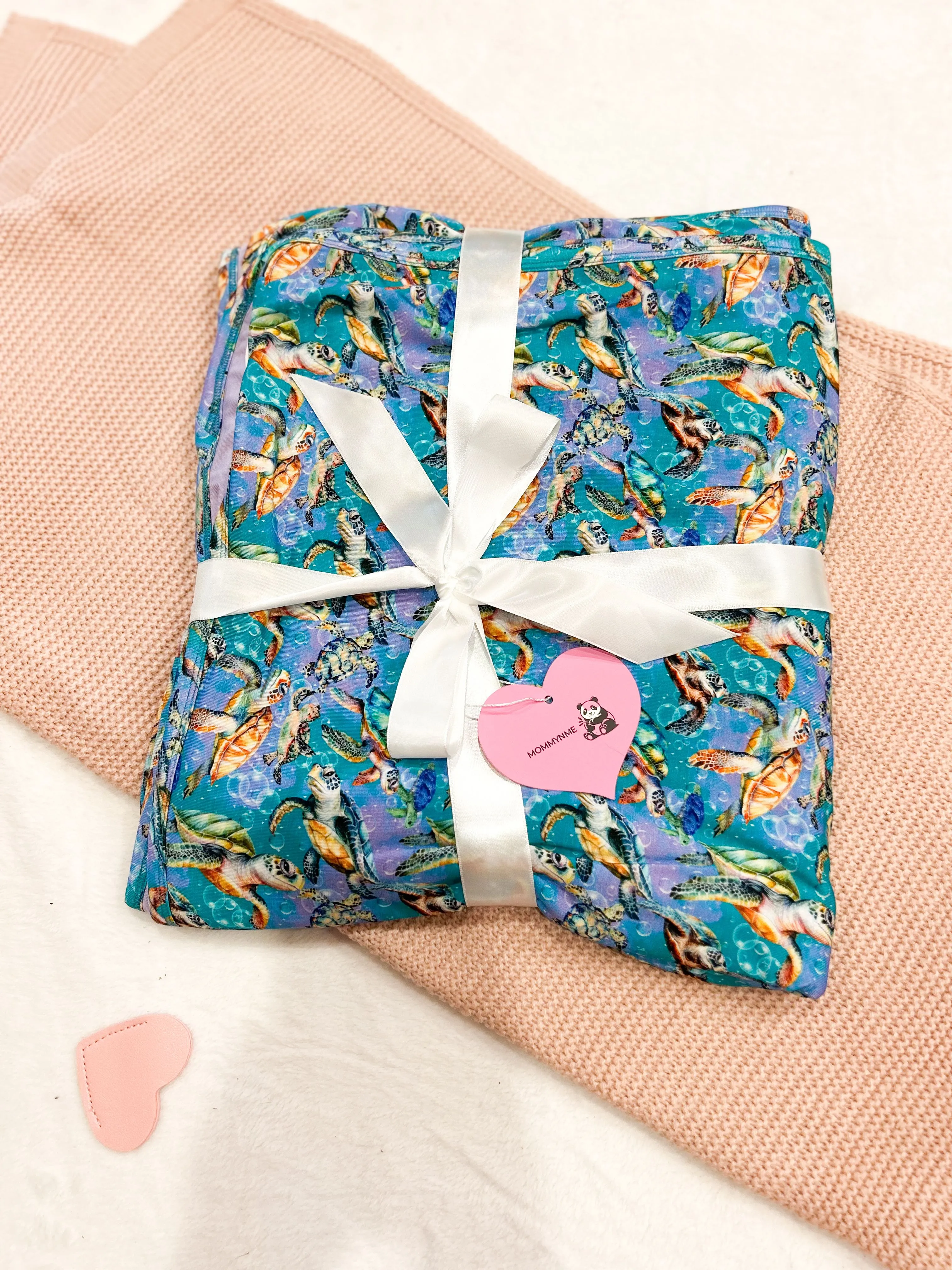Product image for 50X60 MommyNMe turtles Bamboo Blanket