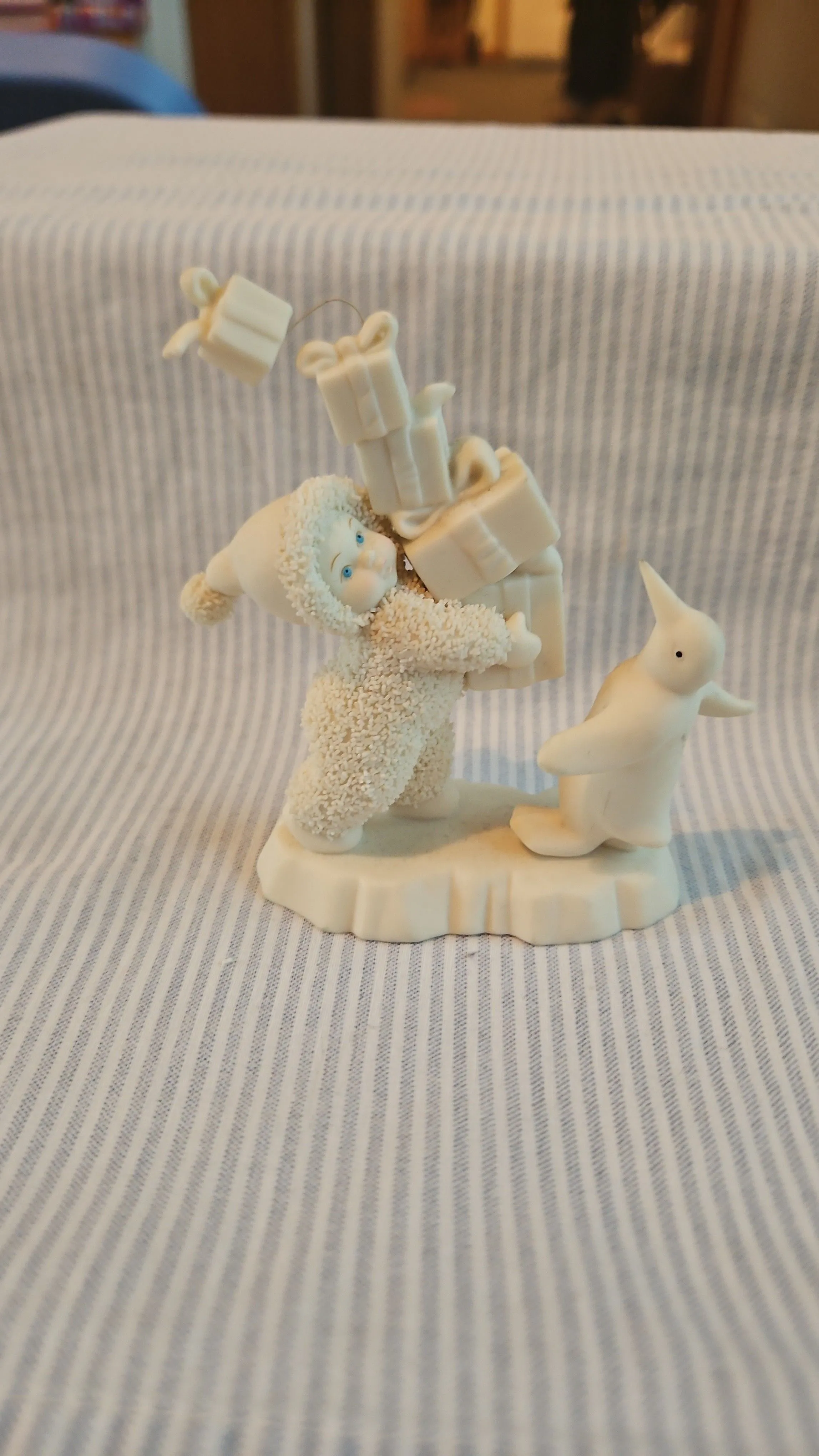 Product image for Dept 56 Snowbabies I Have Lots to Give 