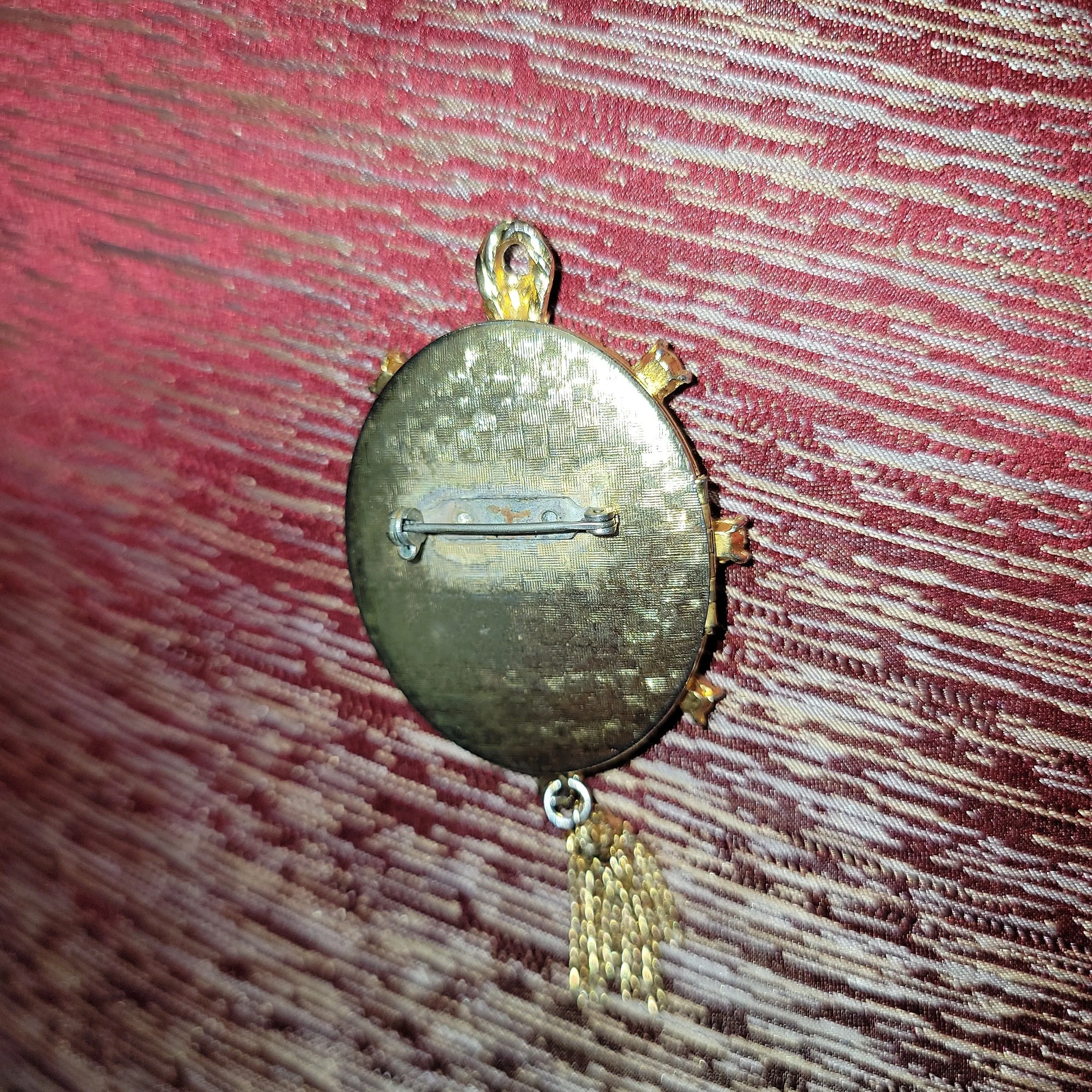 Listing Image Blurred Background