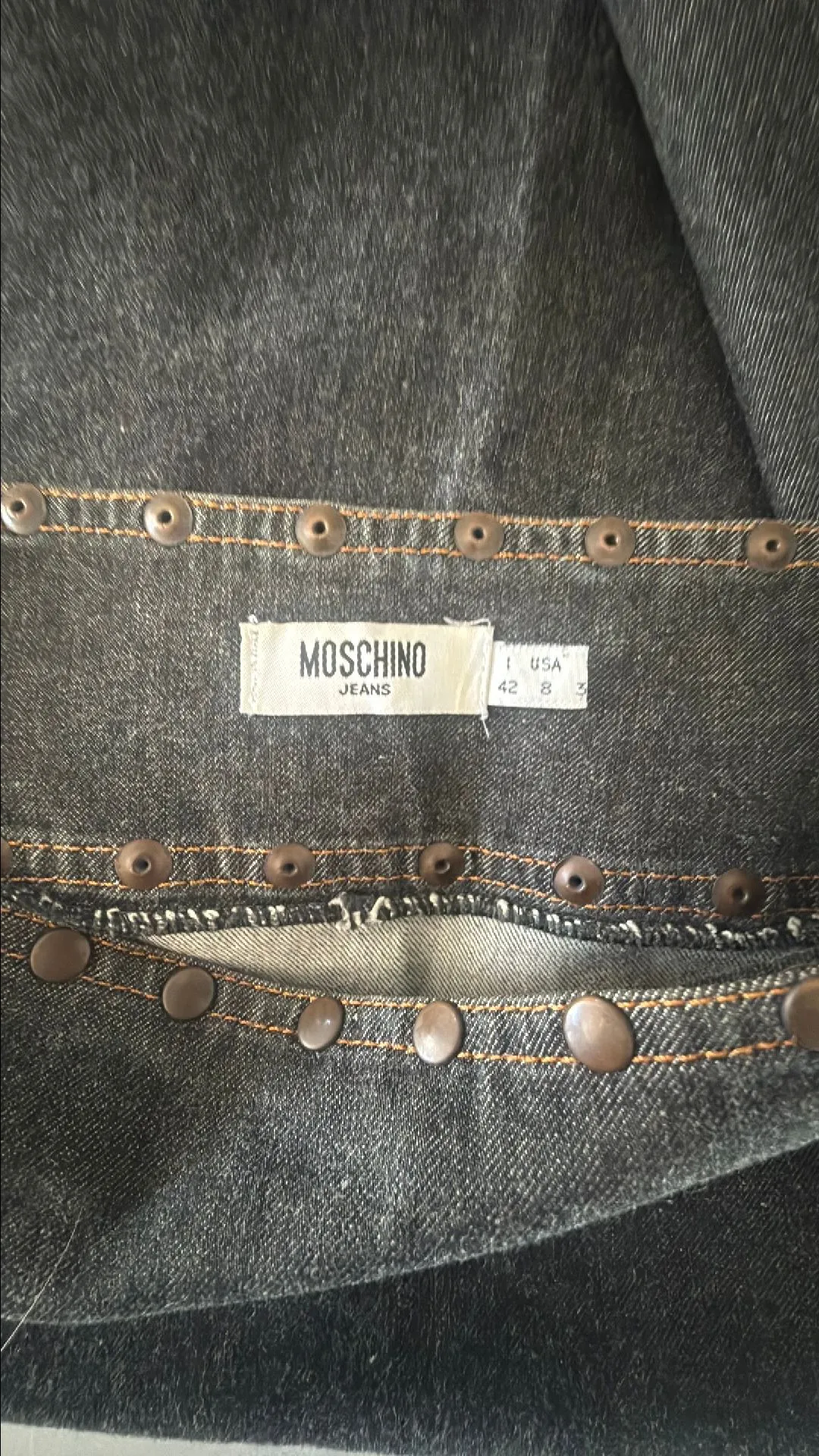 Listing Image Blurred Background