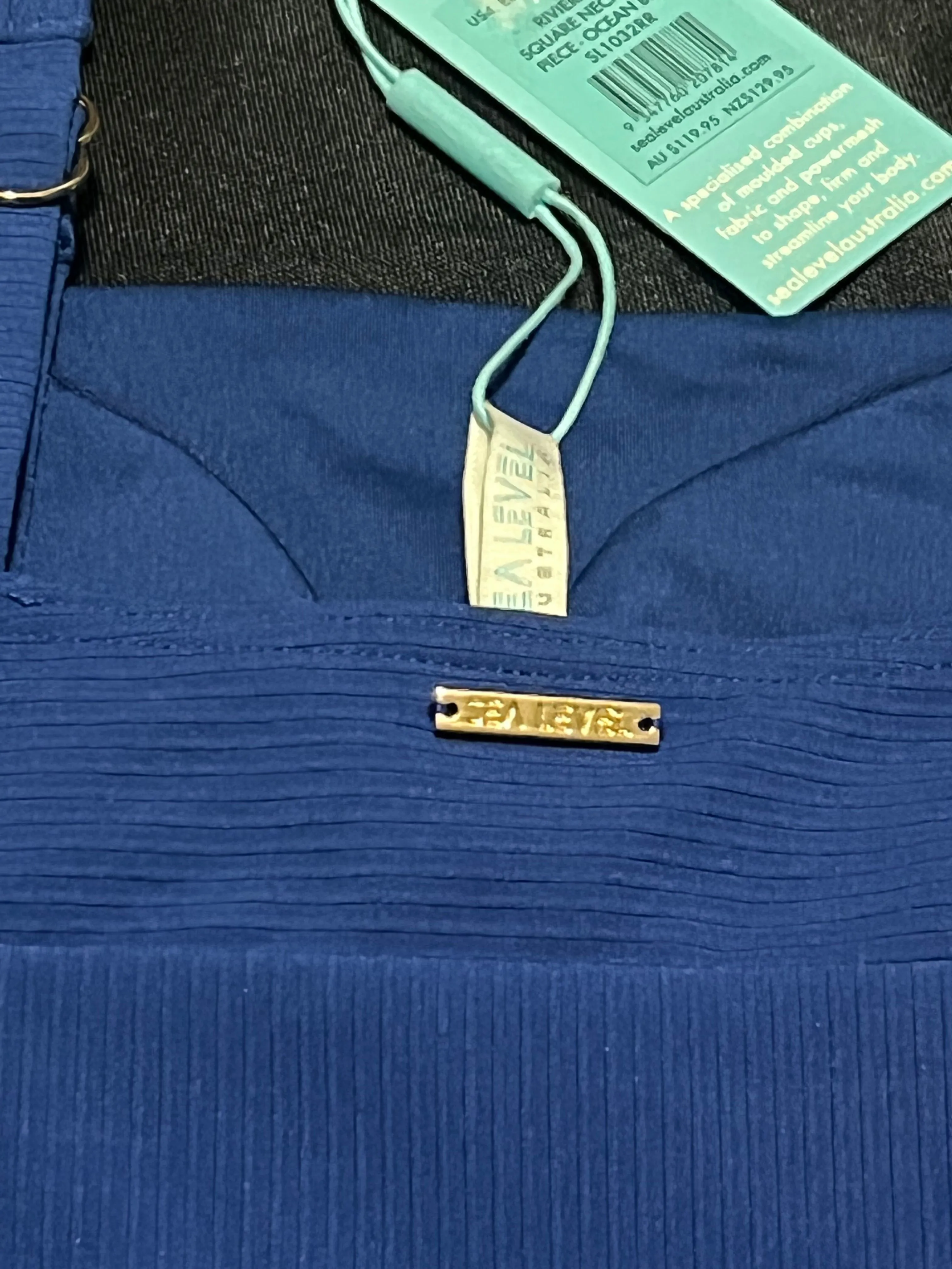 Listing Image Blurred Background