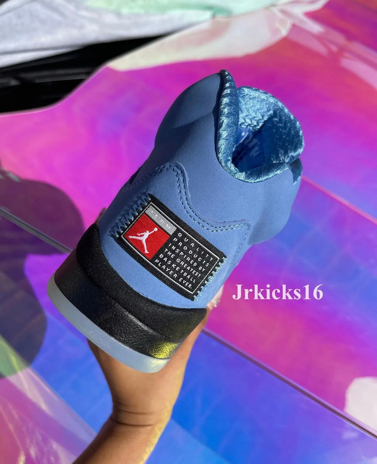 Listing Image Blurred Background