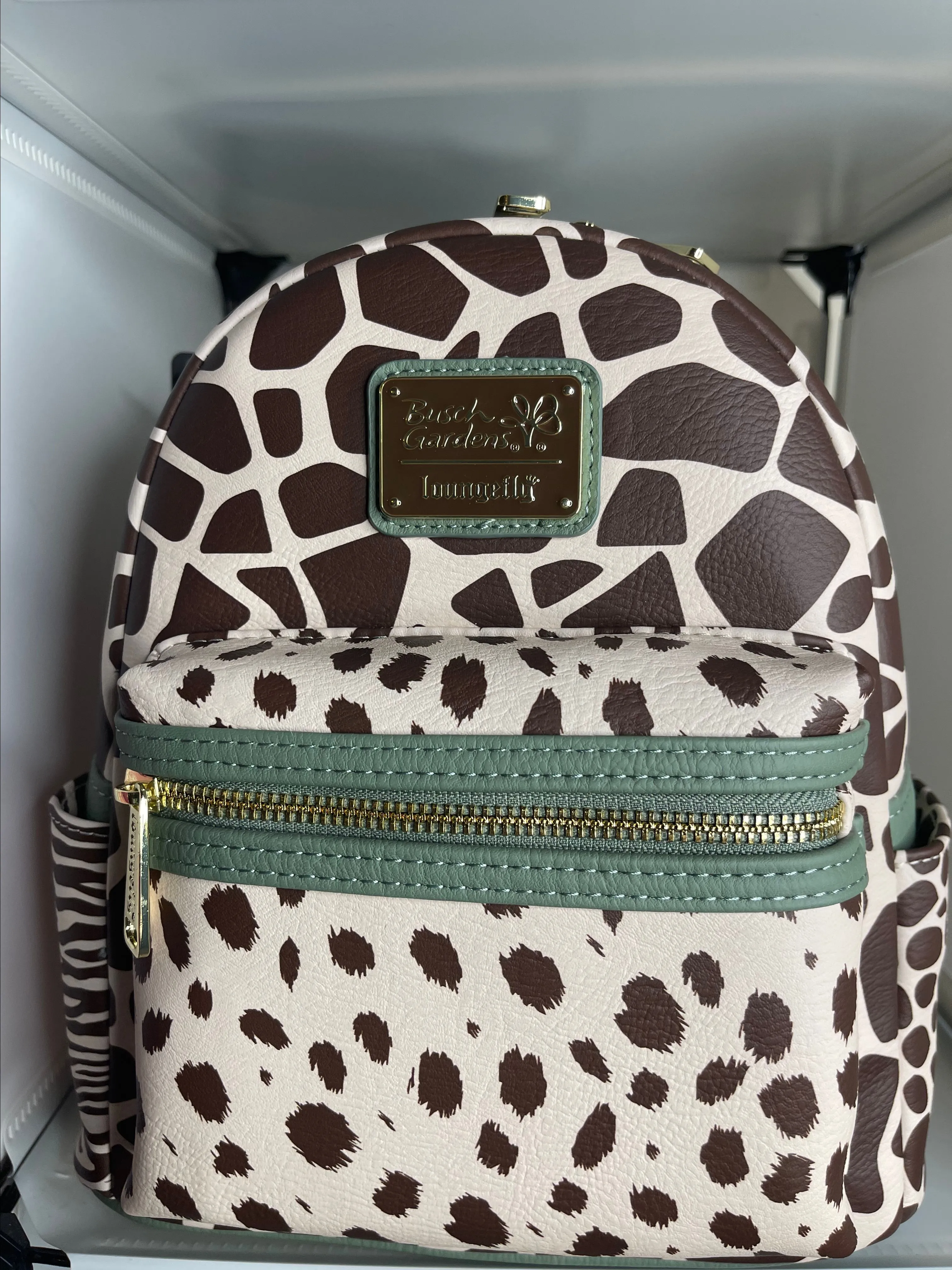Product image for Busch Gardens Giraffe AOP Loungefly BP