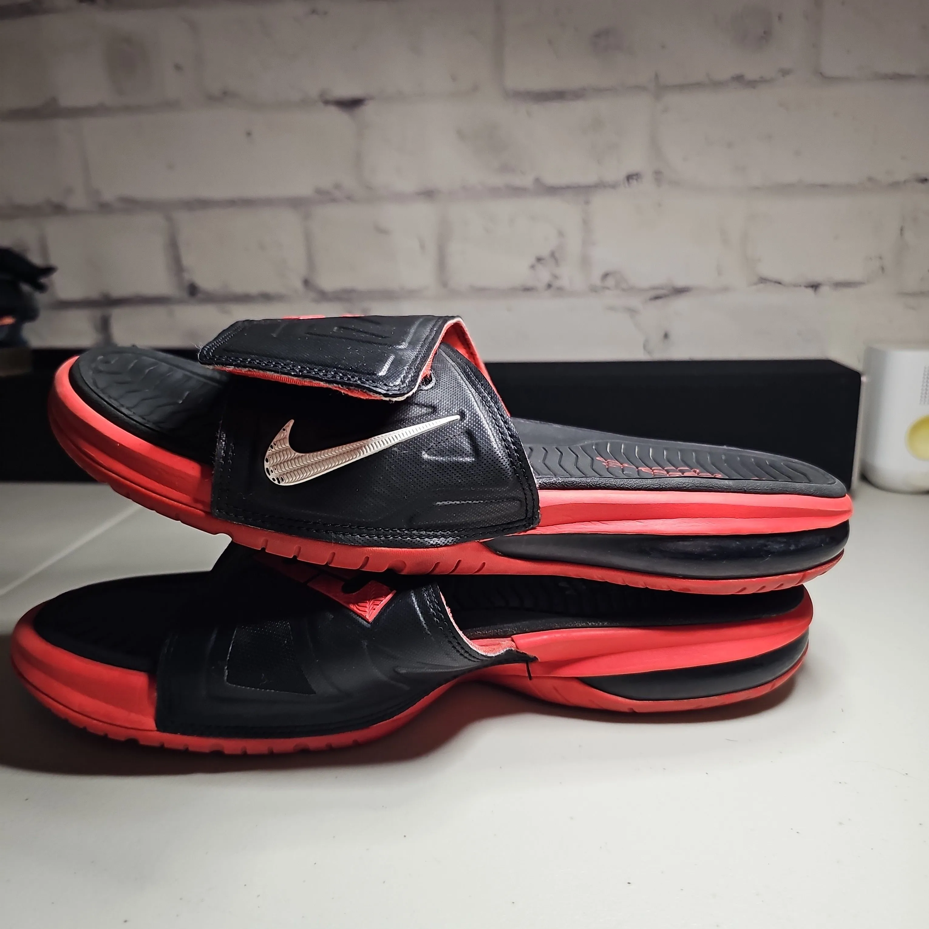 lebron slides mens