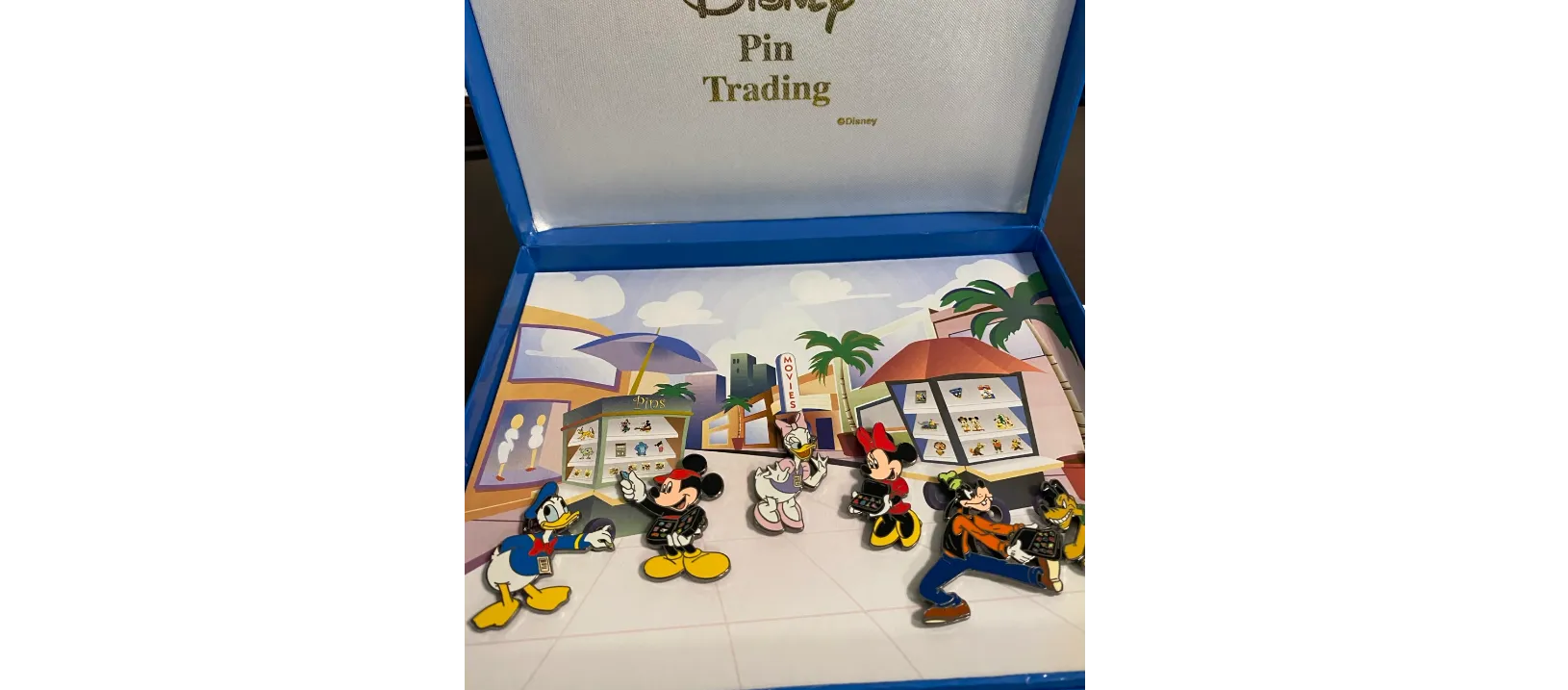 Product image for I Heart Disney Pin Trading - 6 pin box set LE 5000