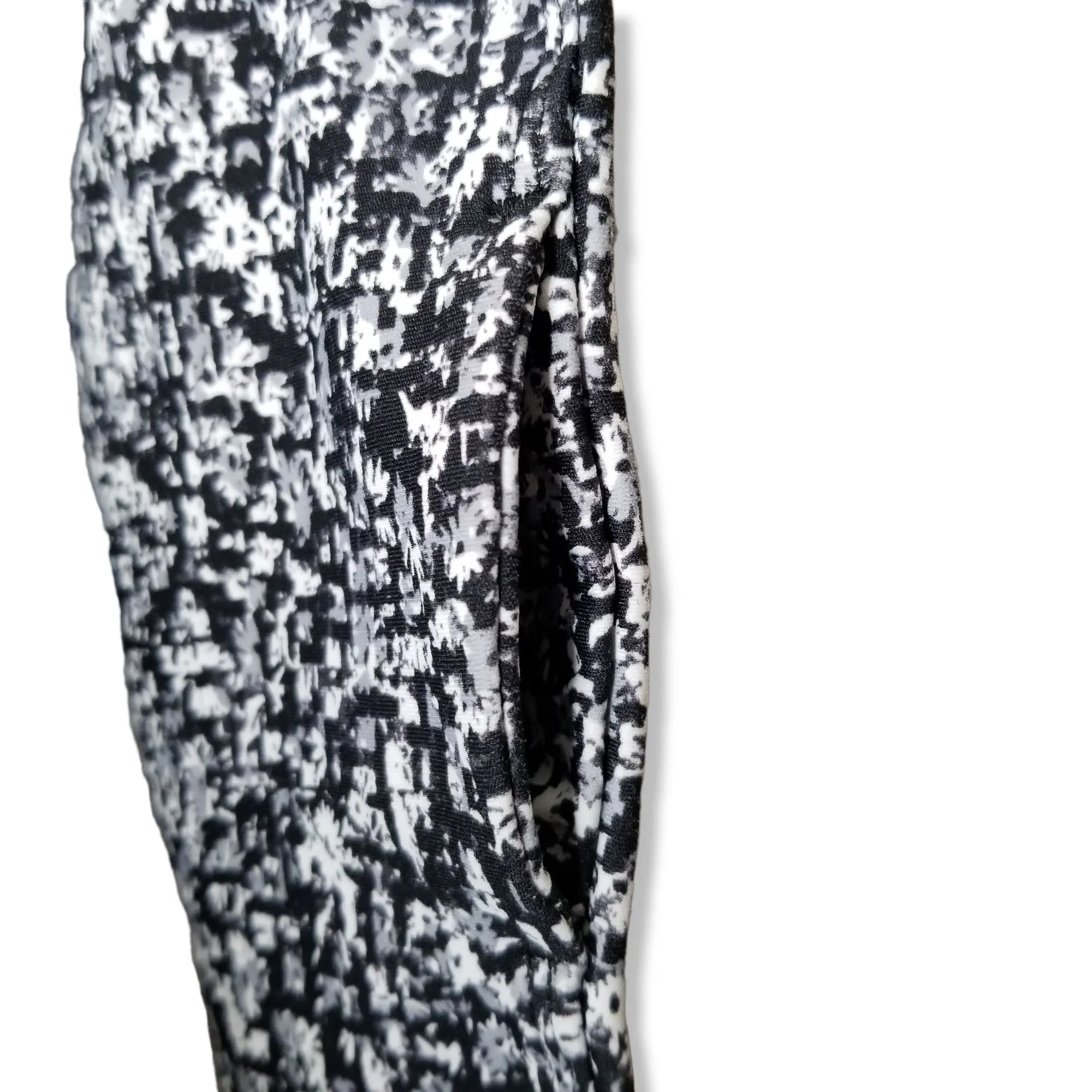 Listing Image Blurred Background