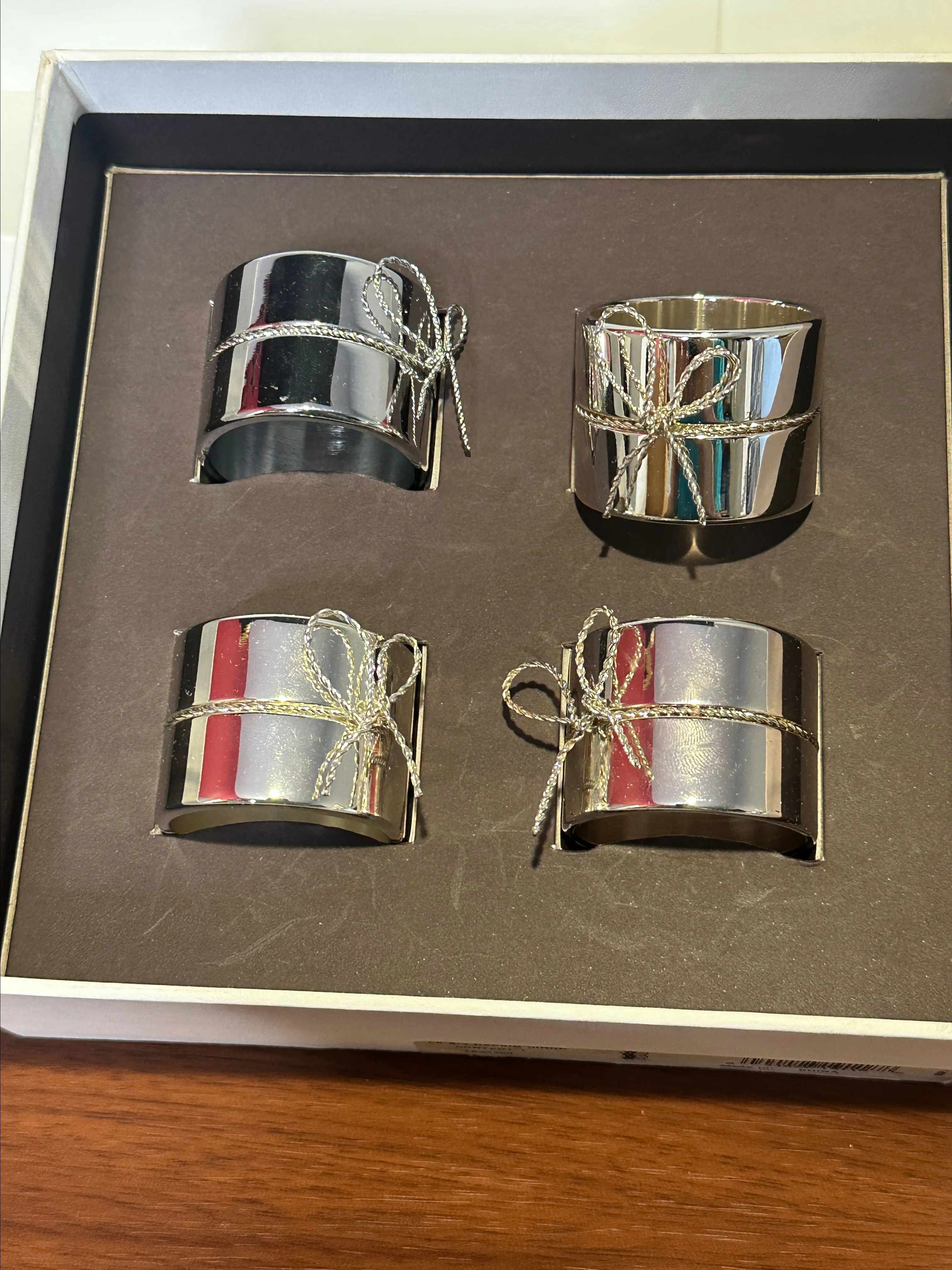 Product image for Vera Wang Wedgwood Napkin Rings Set of 4 Silver Tone Gift Boxed