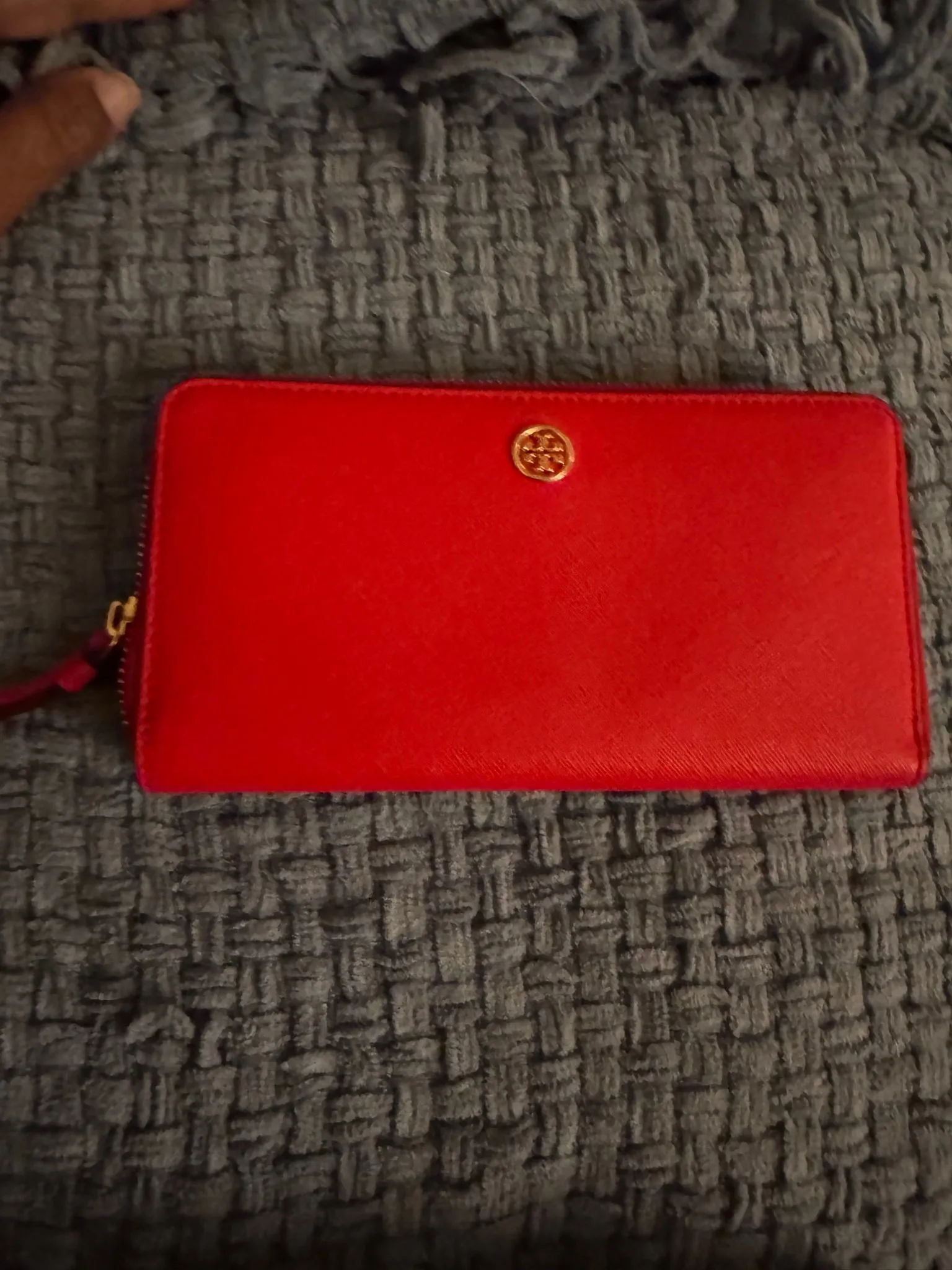 e044a135-359f-4a71-b26e-e1b2d0d43a27