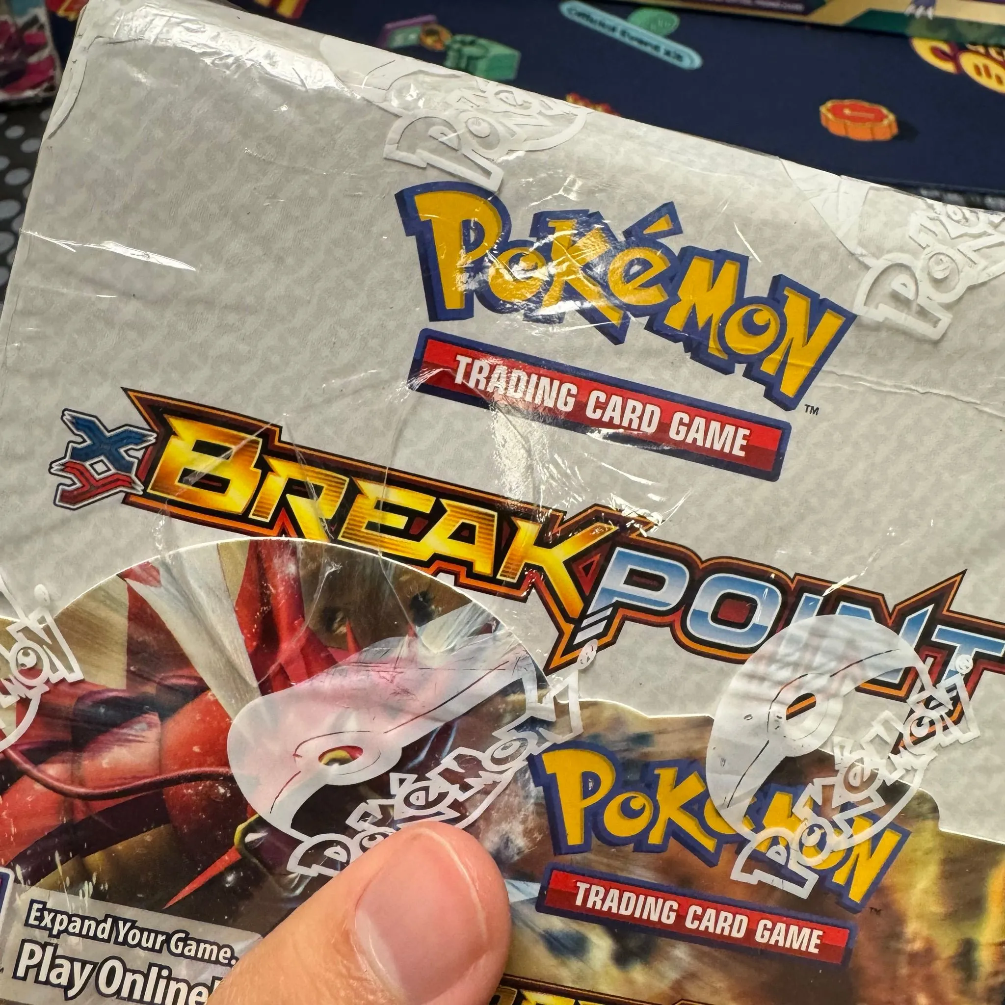 breakpoint booster box Sword & Shield main image 0