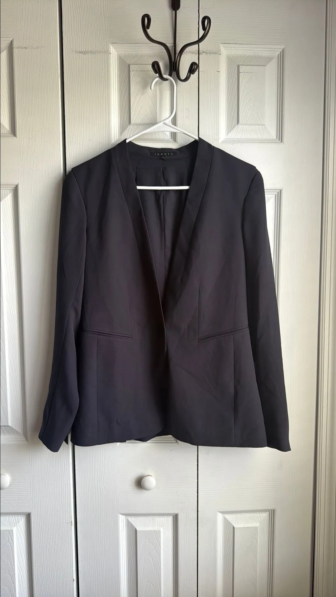 Product image for 16. Theory Lindrayia Collarless Blazer in Size 4 Navy Blue