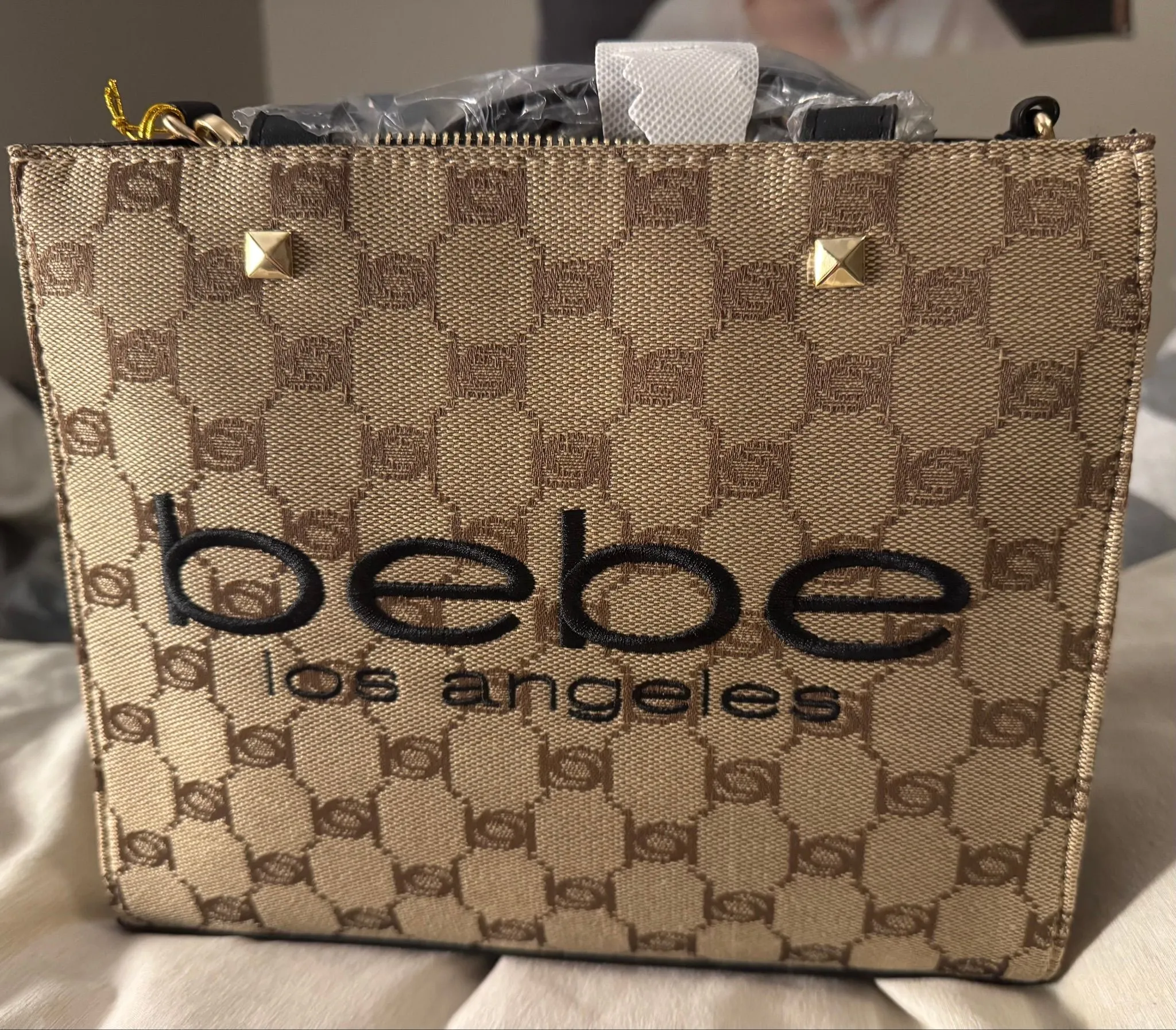 e2020b89-c9df-46ac-9cee-f0e63b5bff8a