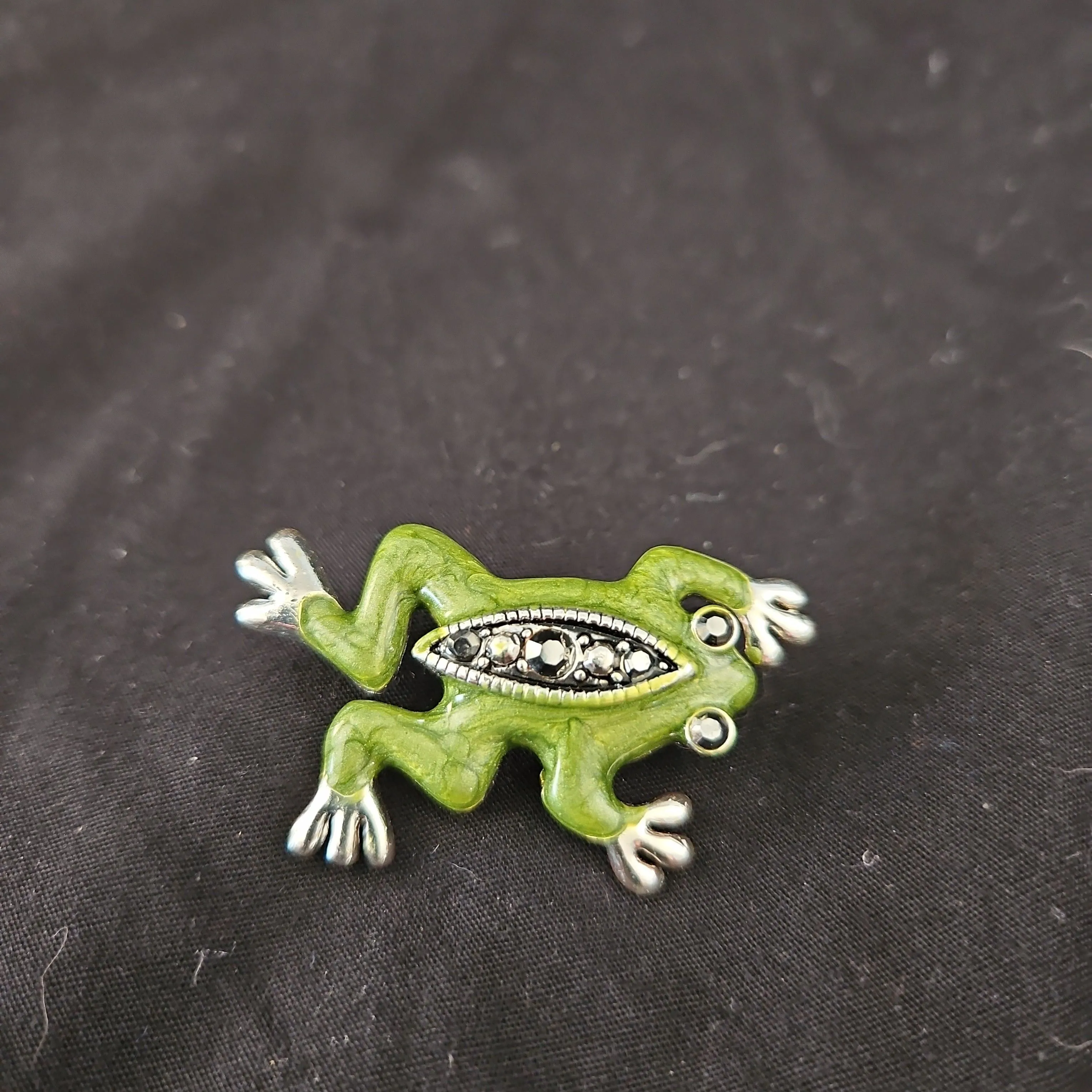 Product image for enamel frog pin