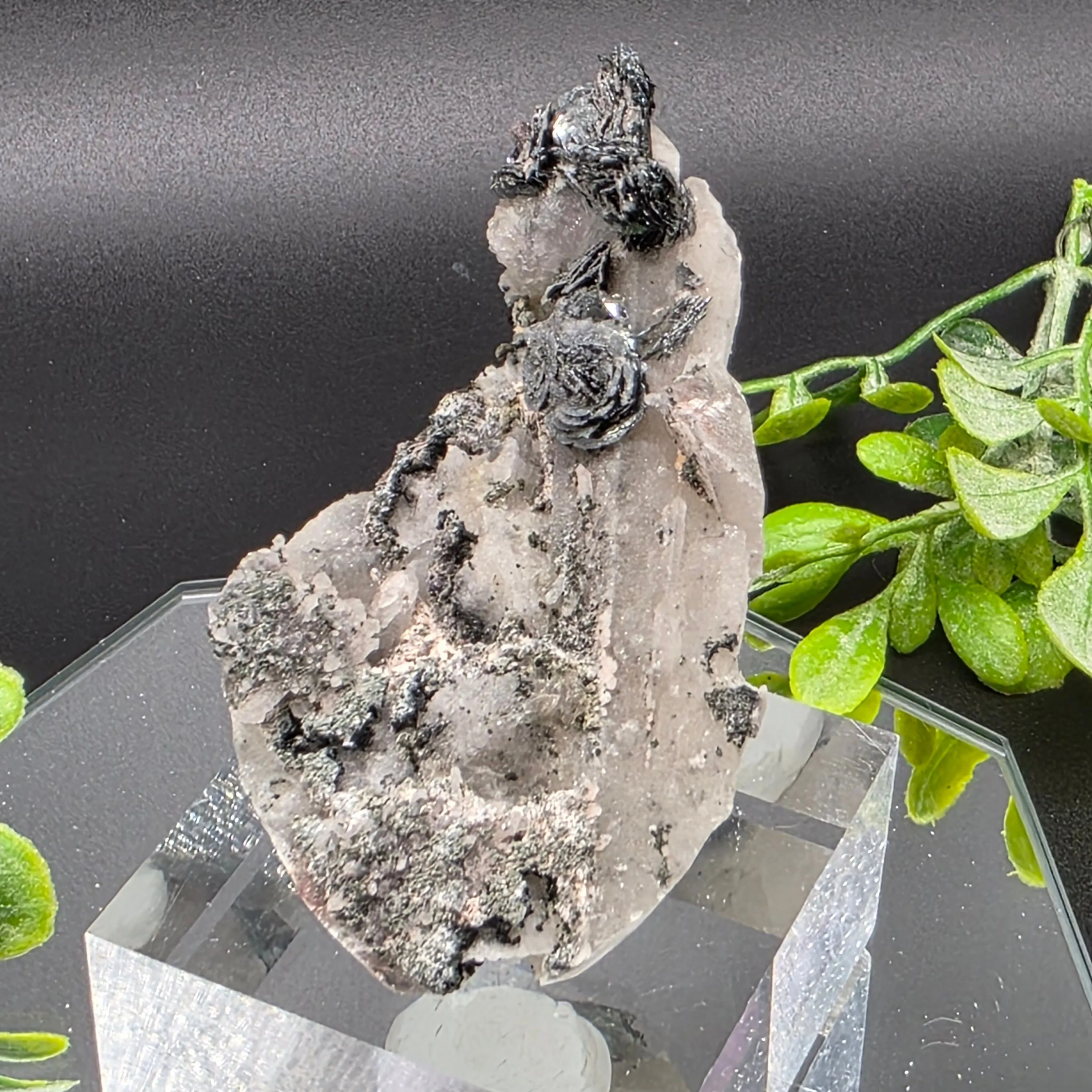 Product image for #707 Quartz with Specularite