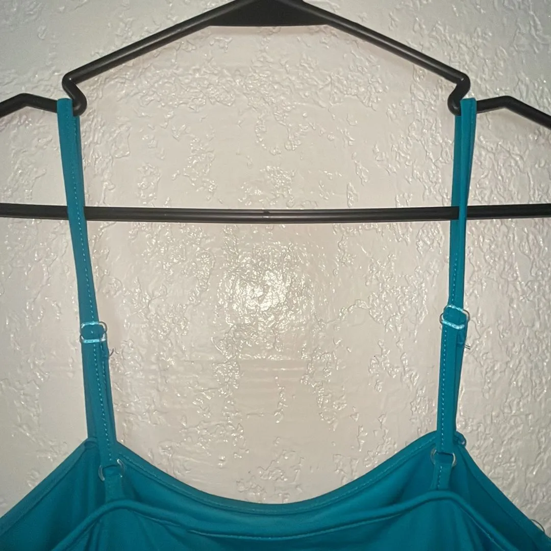 Listing Image Blurred Background
