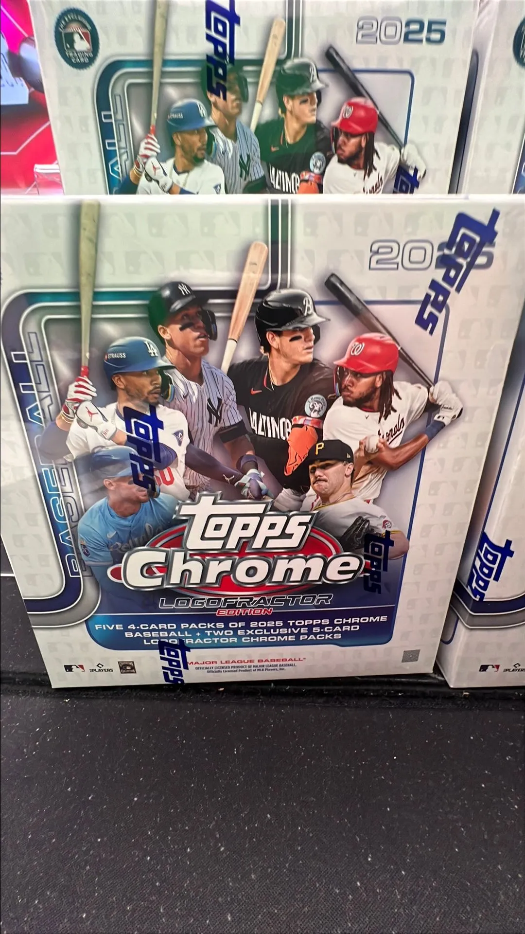 Product image for 2025 TOPPS CHROME LOGOFRACTOR