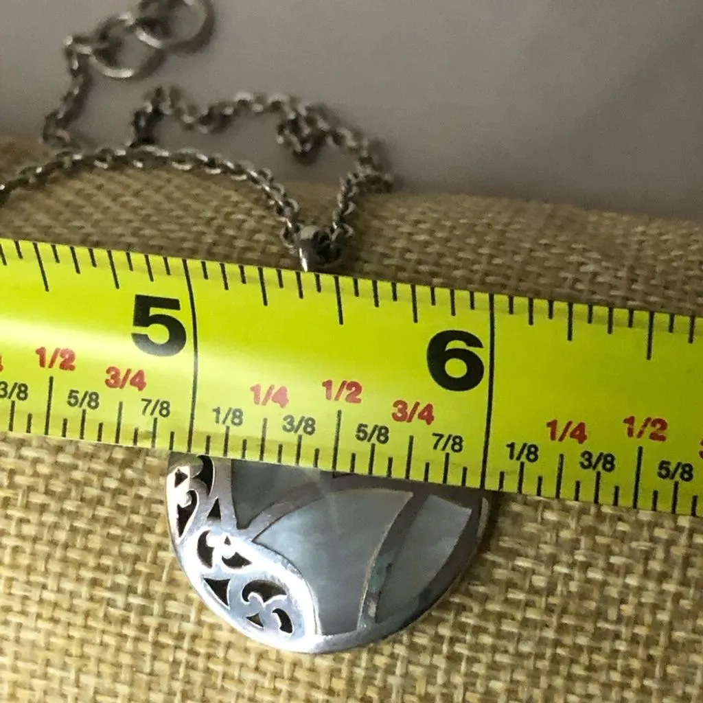 Listing Image Blurred Background