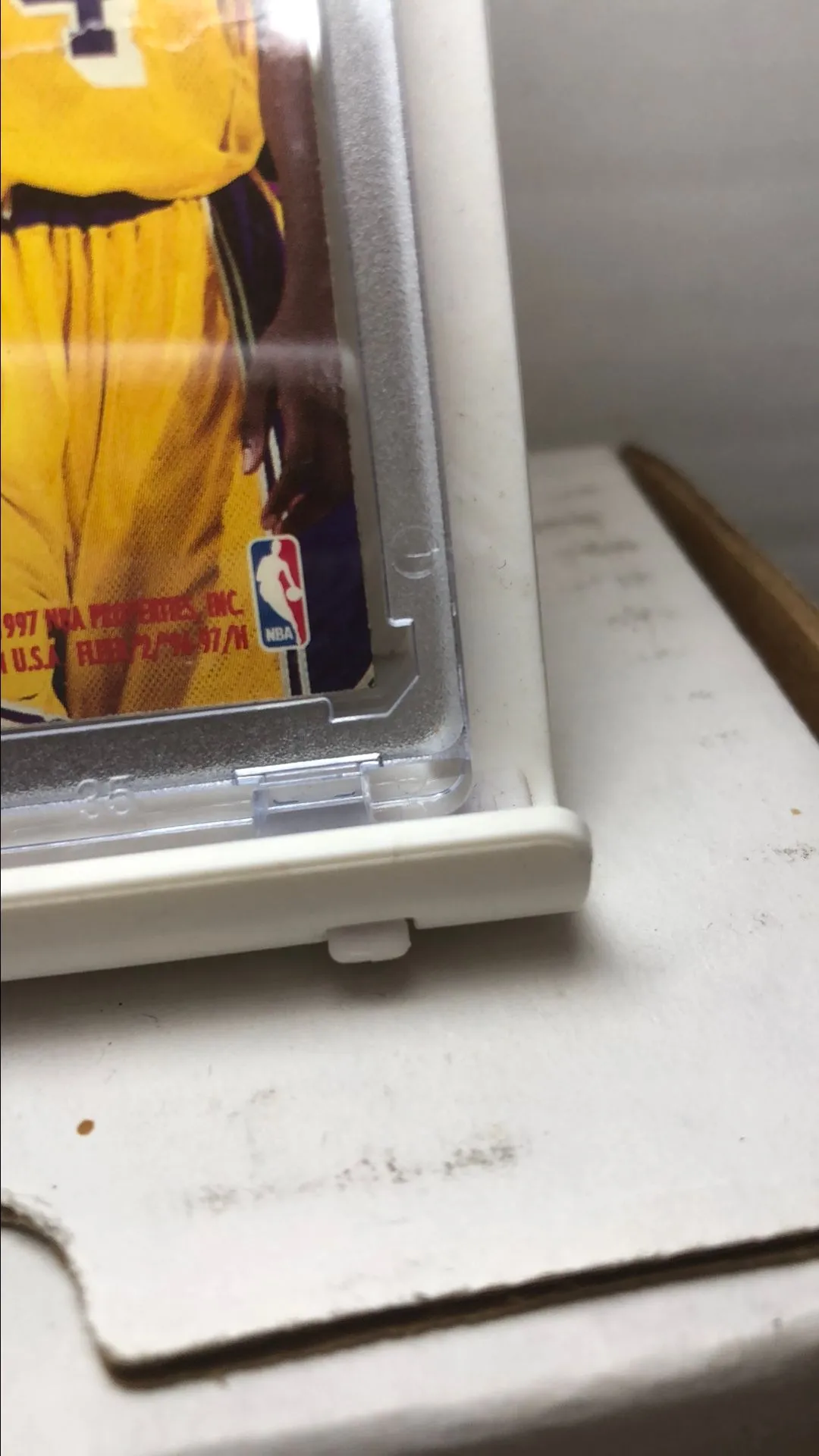 Listing Image Blurred Background