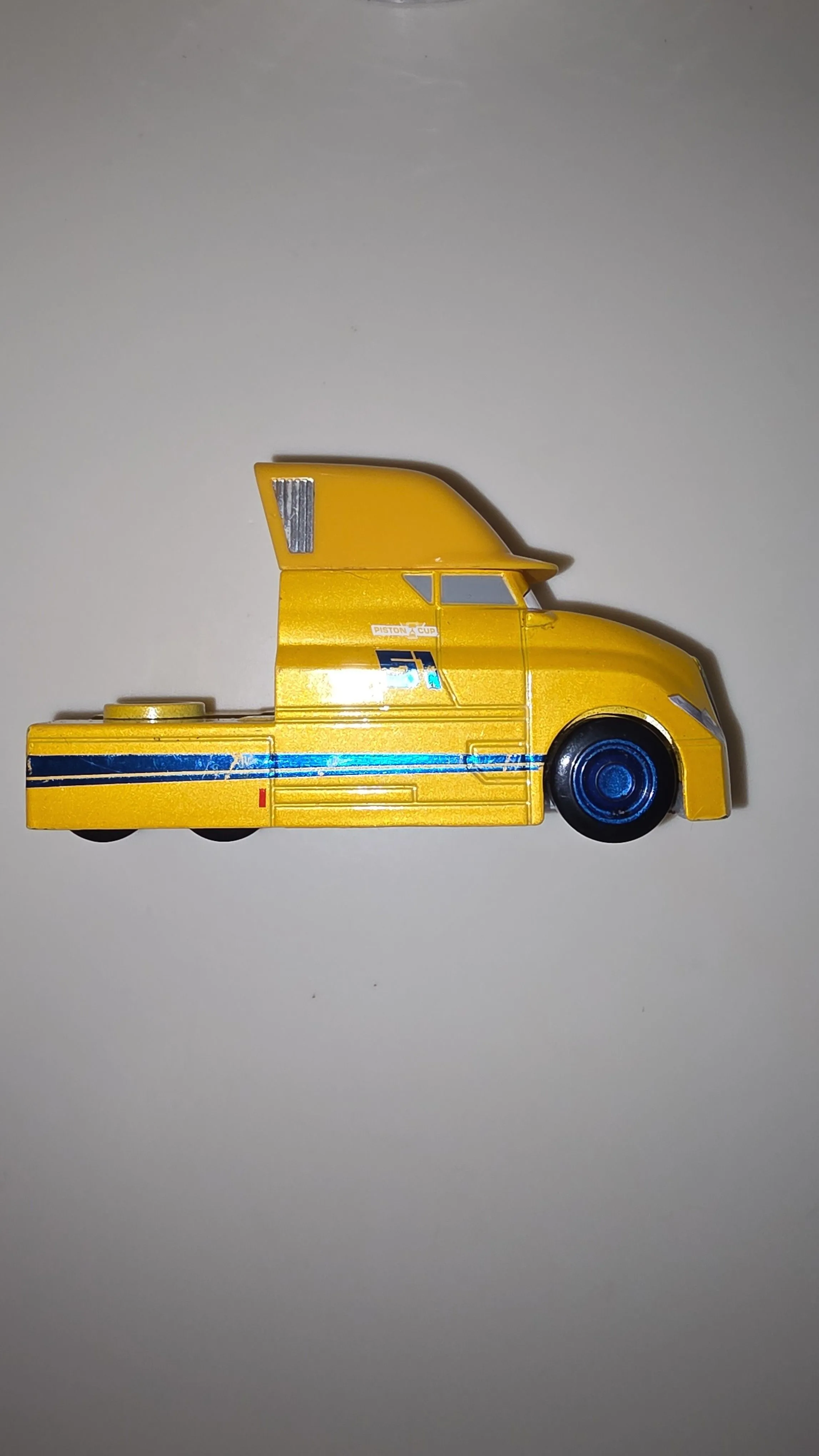 e6bef951-a4ed-4c6c-8a9c-3b3089ad27d5