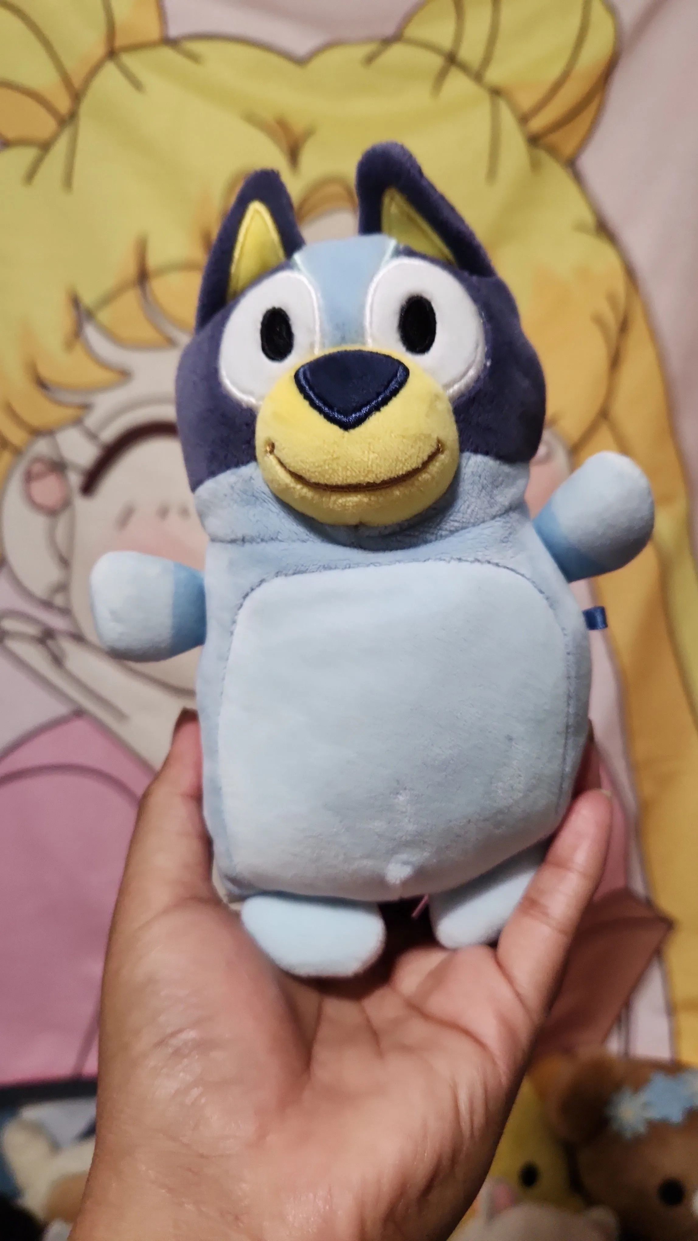 Product image for Jazwares Squishmallows KellyToy HugMees Bluey the Dog (6’ Small)