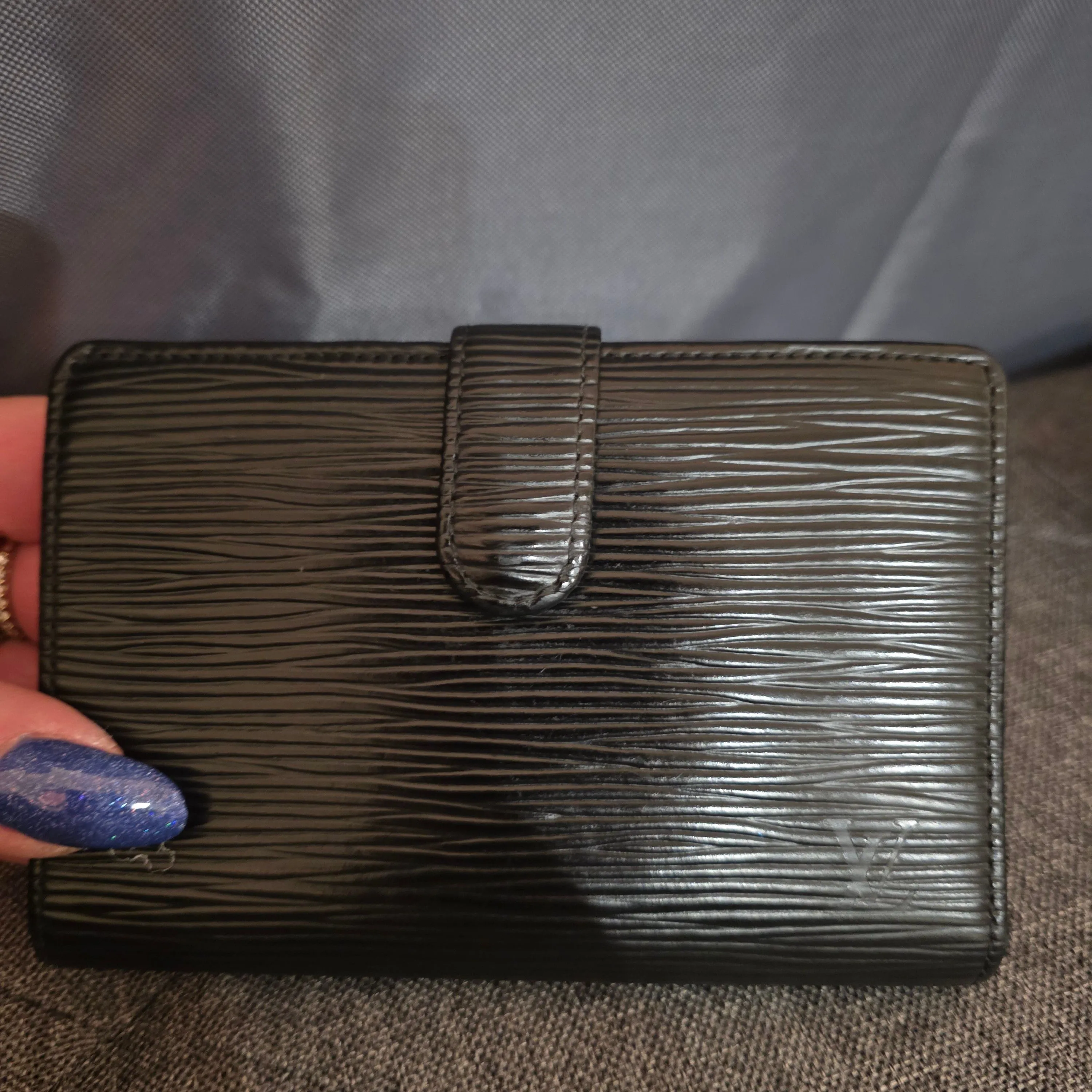 Product image for like new authentic LV excellent
Louis Vuitton 2005 Damier Home /
Louis Vuitton 2005 Damier Portefeui