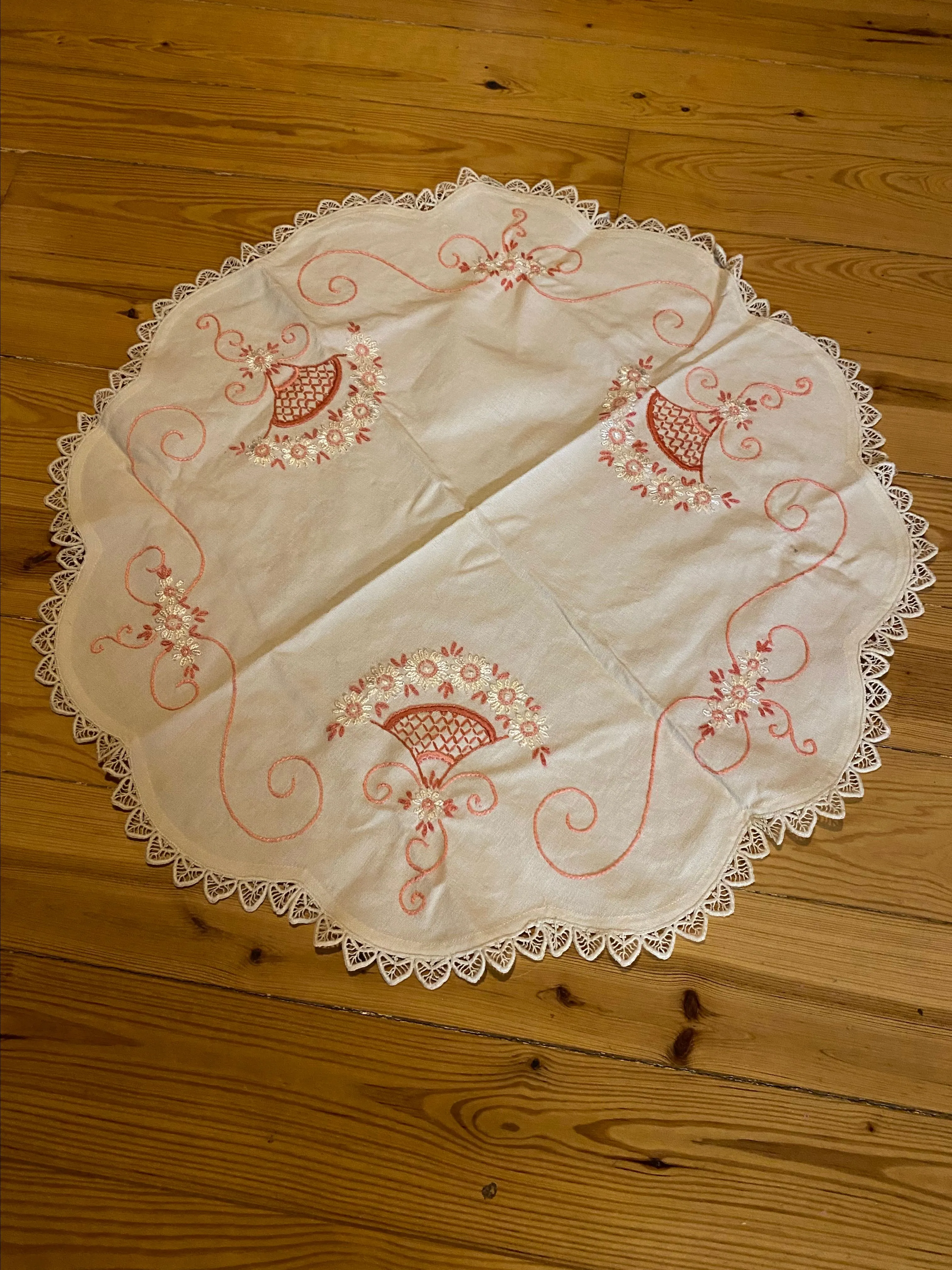 Product image for 23.  XL Embroidered Linen Table Centerpiece