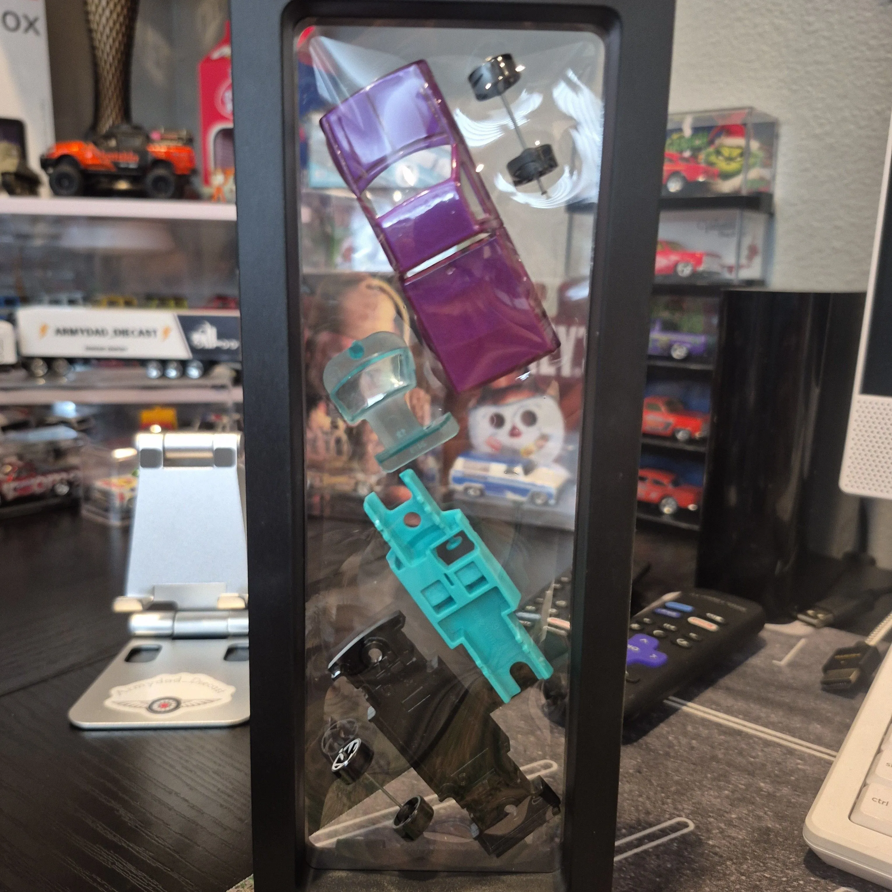 Product image for Hot Wheels Un Spun Purple Syclone In Display Case 