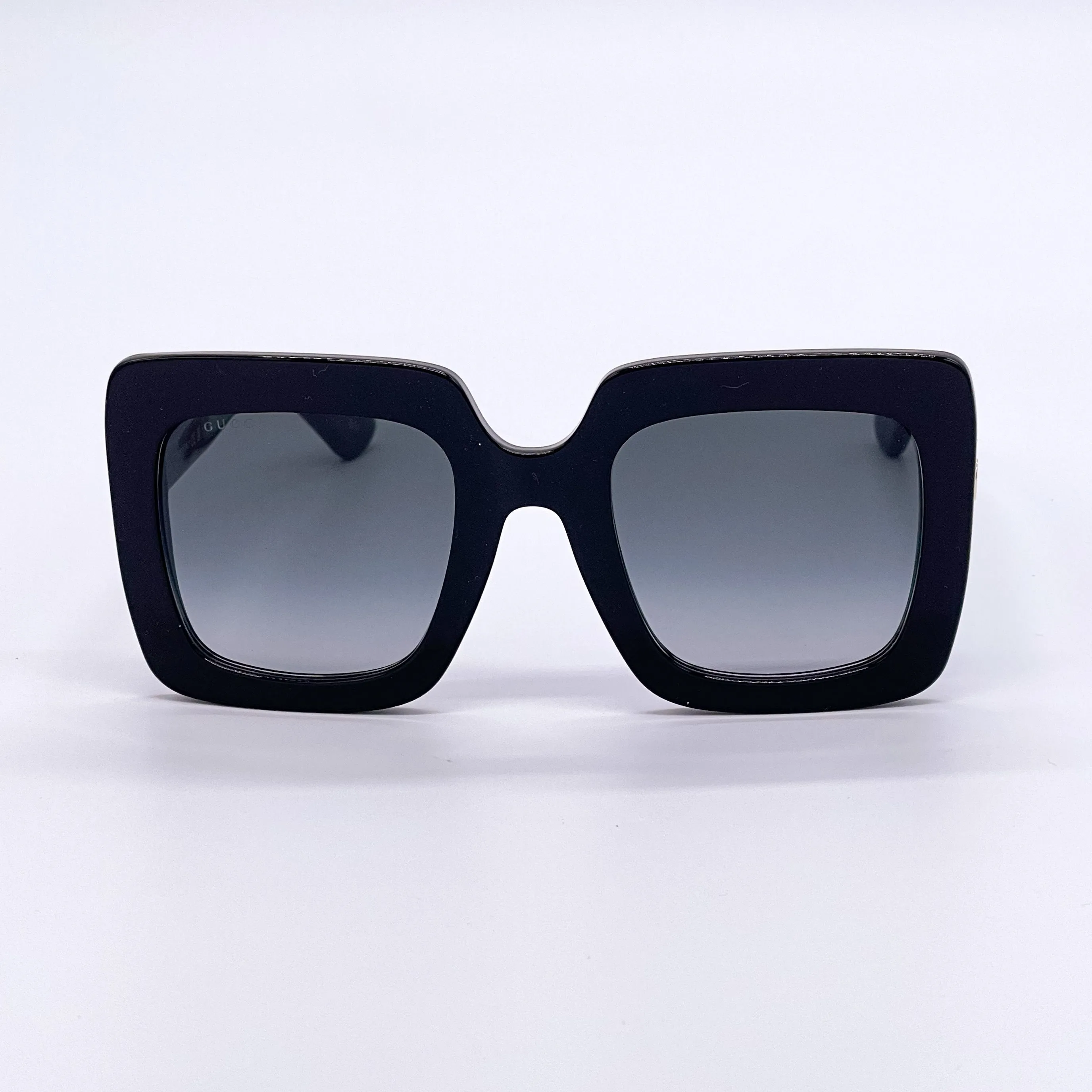 Listing Image Blurred Background