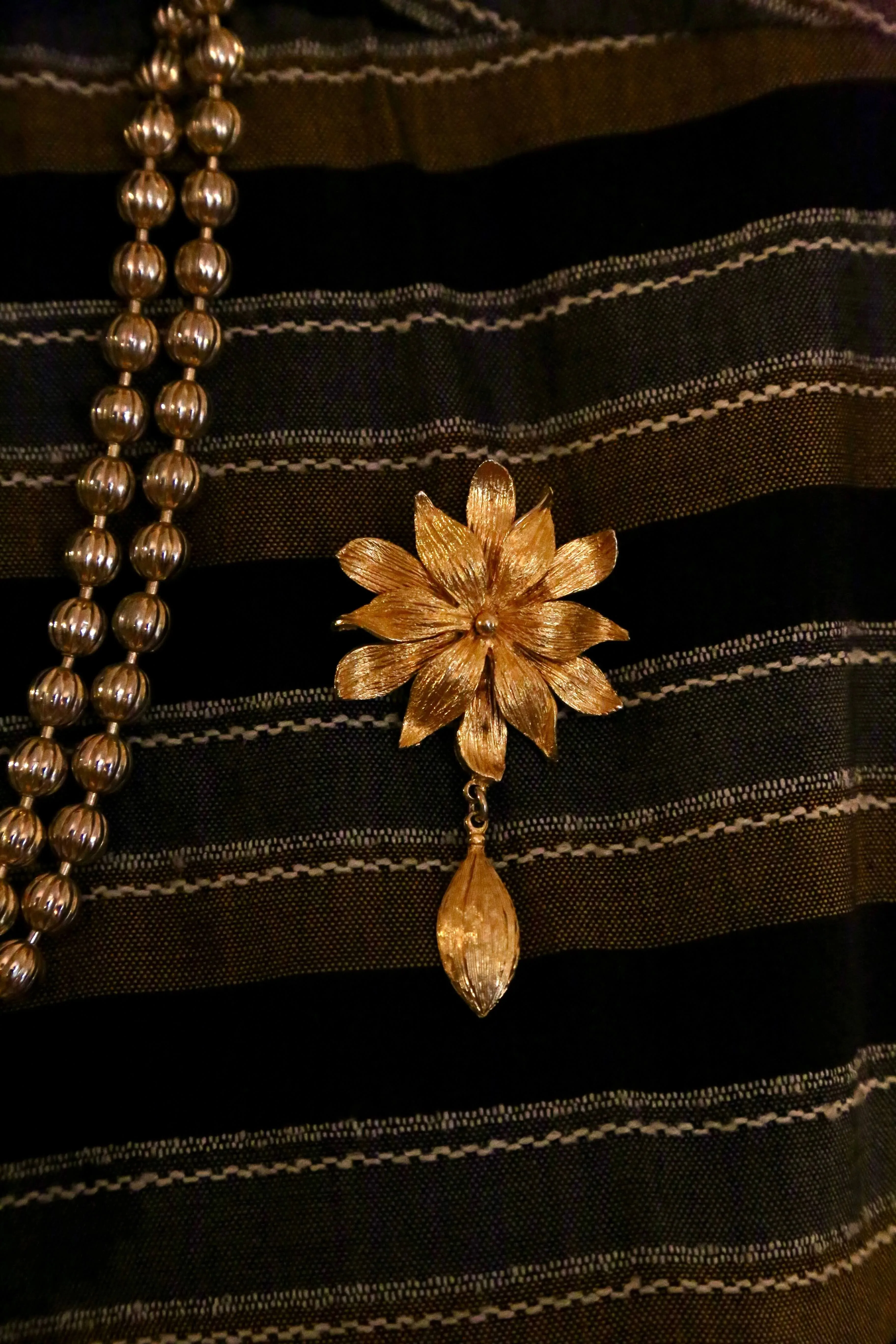 Product image for 1960's Brushed Golden Flower Brooch