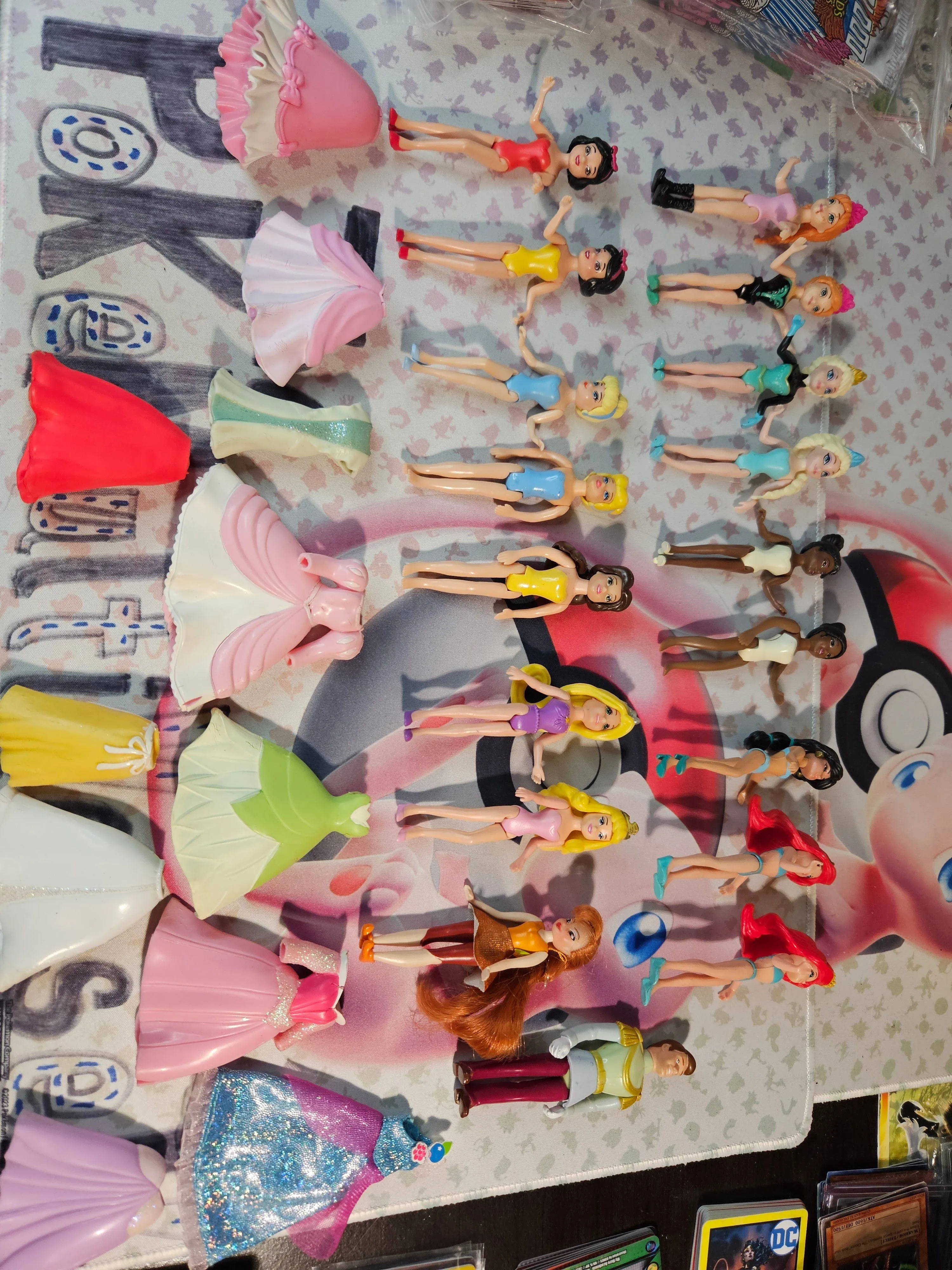 Product image for POLY POCKET ASSORTED PRINCESS BUNDLE WITH DRESSES